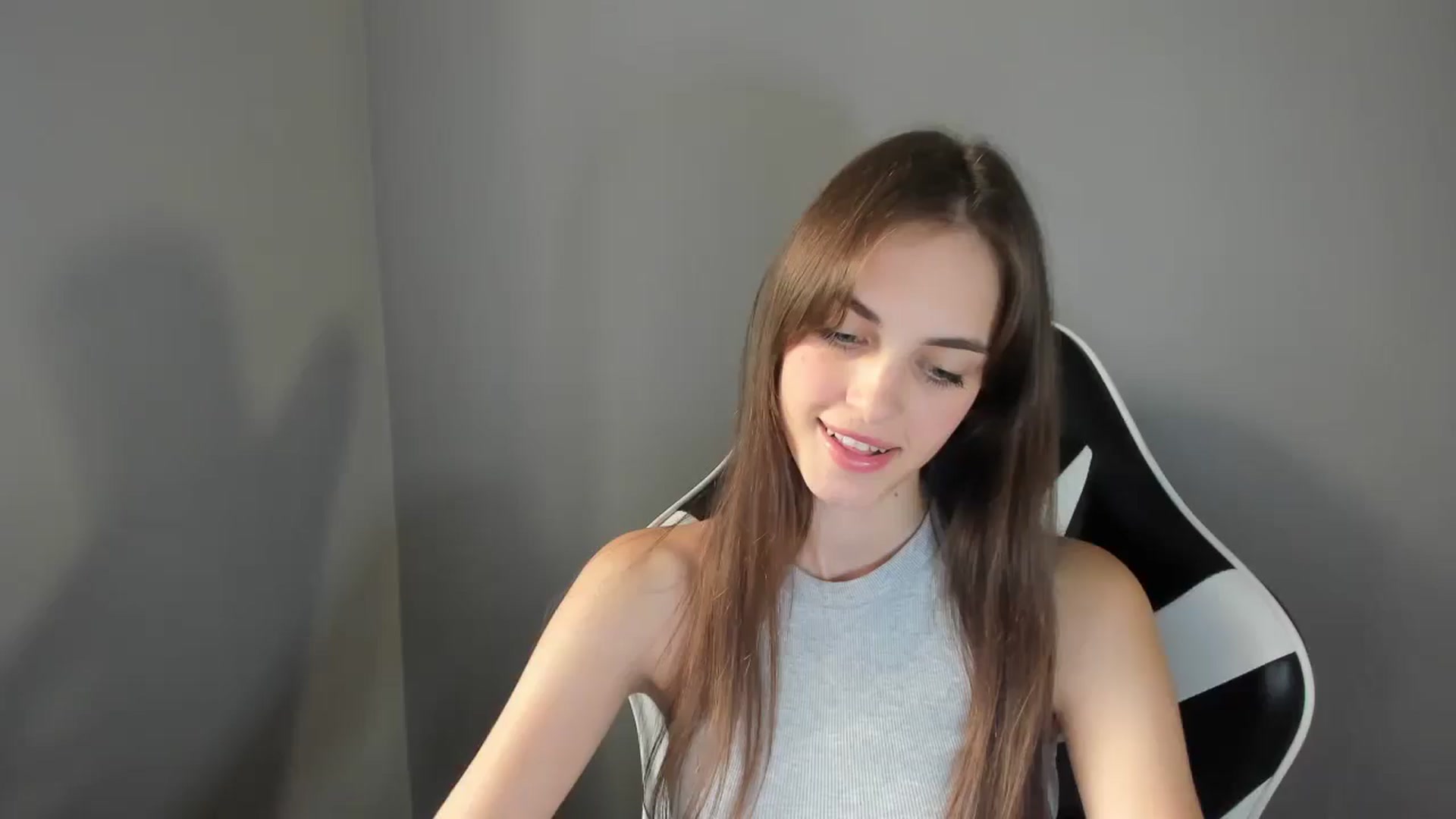 Gallery image thumbnail from Dashamoxy's myfreecams stream on, 08/28/2025, 14:37 image 2 of 20