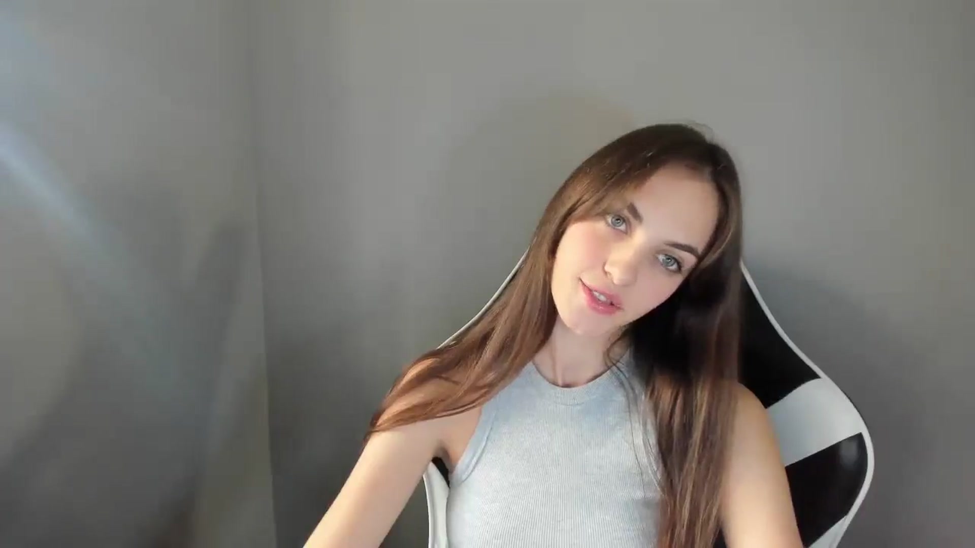 Gallery image thumbnail from Dashamoxy's myfreecams stream on, 08/28/2025, 14:37 image 7 of 20