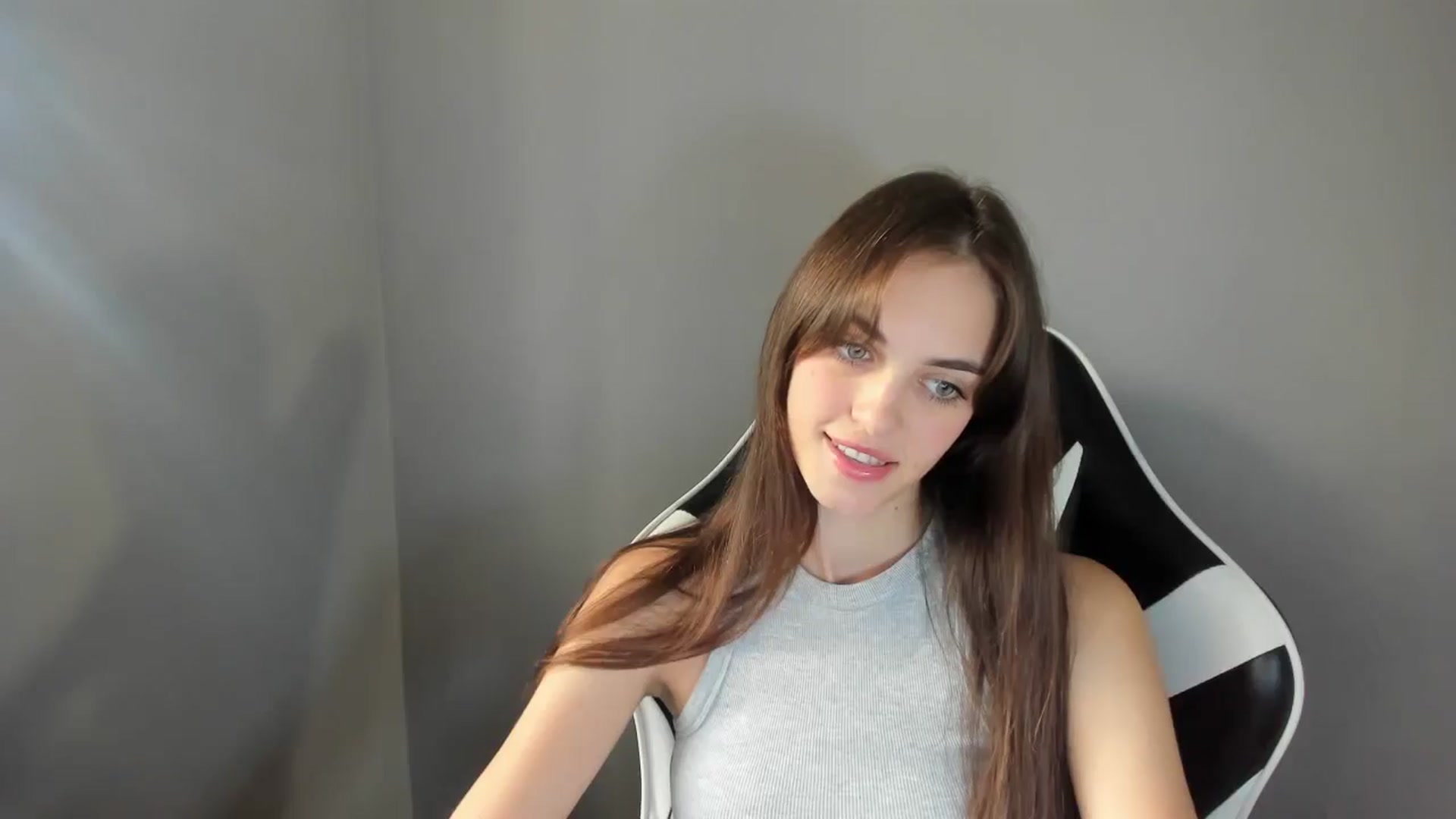 Gallery image thumbnail from Dashamoxy's myfreecams stream on, 08/28/2025, 14:37 image 9 of 20
