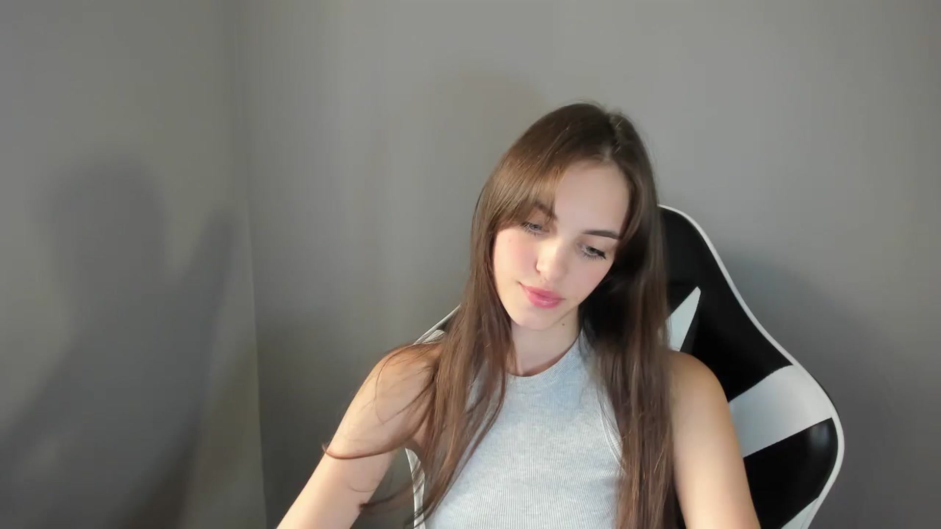 Gallery image thumbnail from Dashamoxy's myfreecams stream on, 08/28/2025, 14:37 image 5 of 20