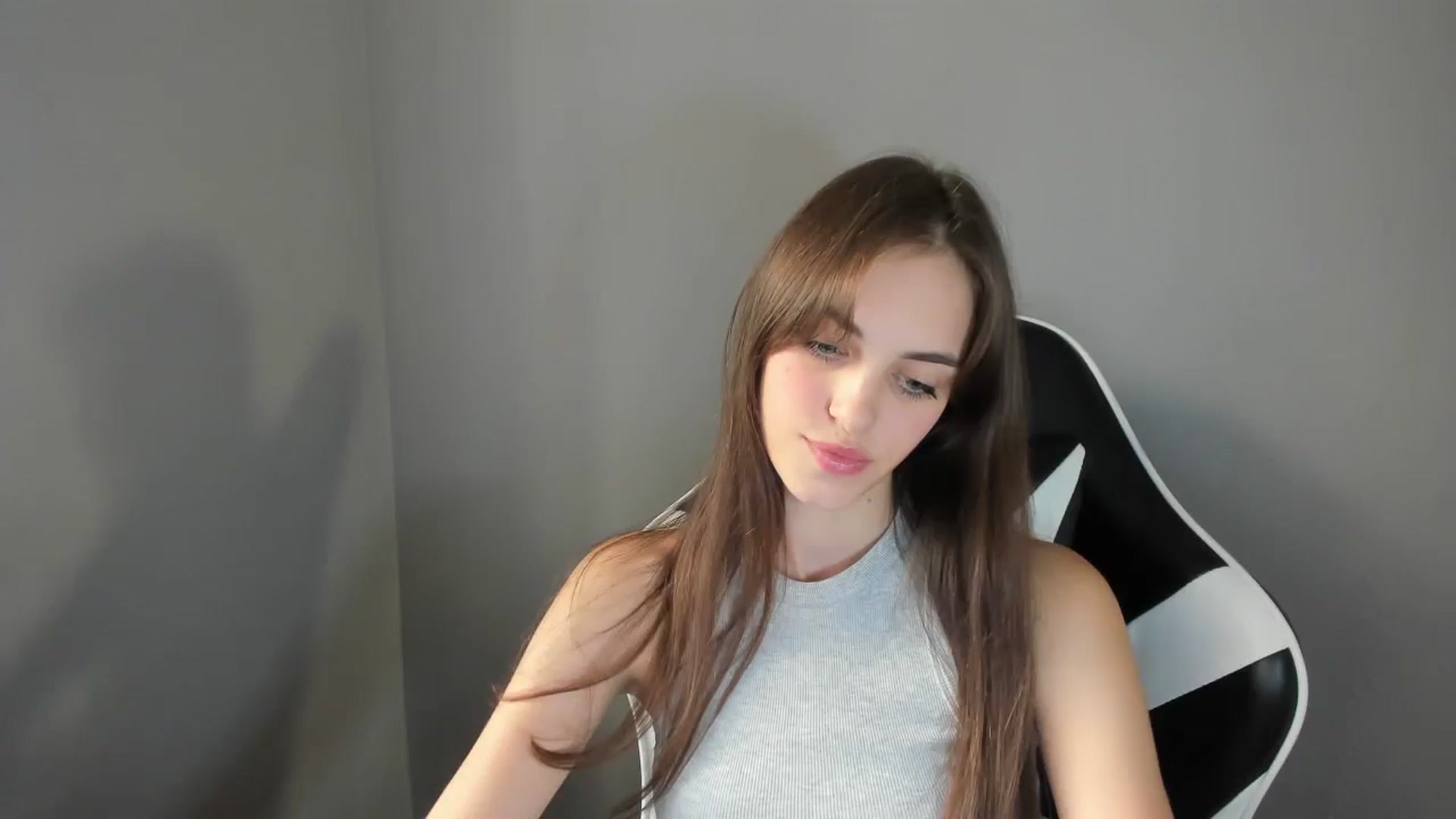 Gallery image thumbnail from Dashamoxy's myfreecams stream on, 08/28/2025, 14:37 image 4 of 20