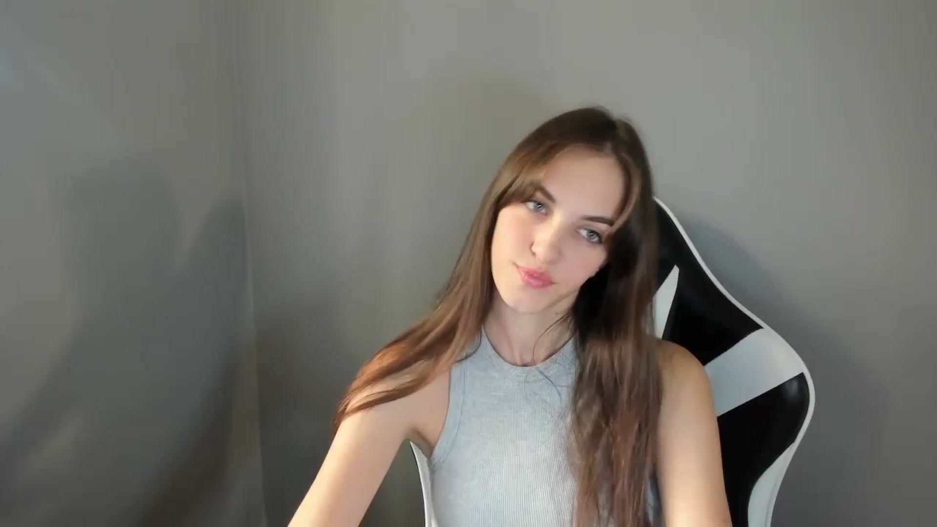 Gallery image thumbnail from Dashamoxy's myfreecams stream on, 08/28/2025, 14:37 image 11 of 20