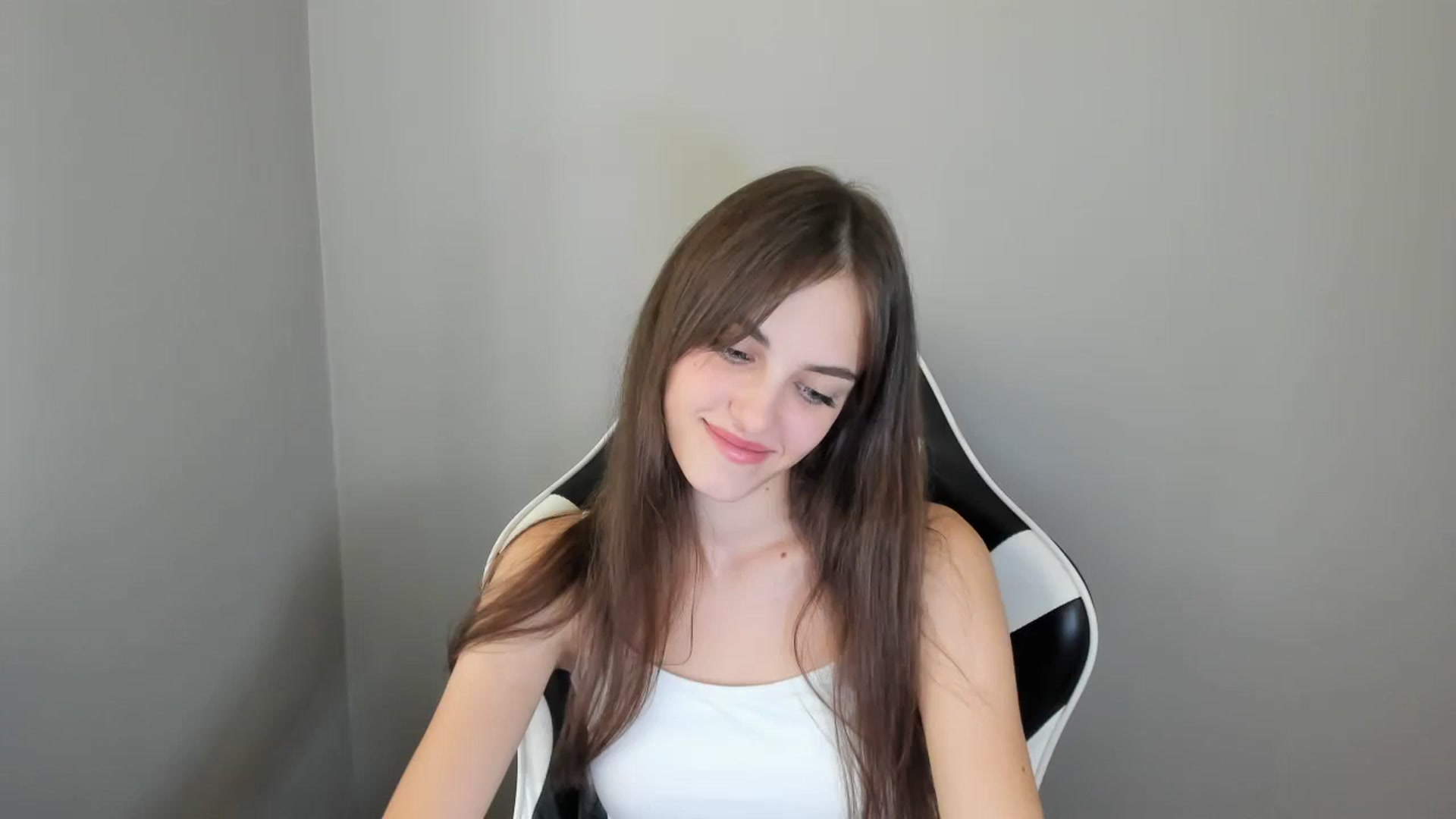 Gallery image thumbnail from Dashamoxy's myfreecams stream on, 08/29/2025, 11:13 image 13 of 20