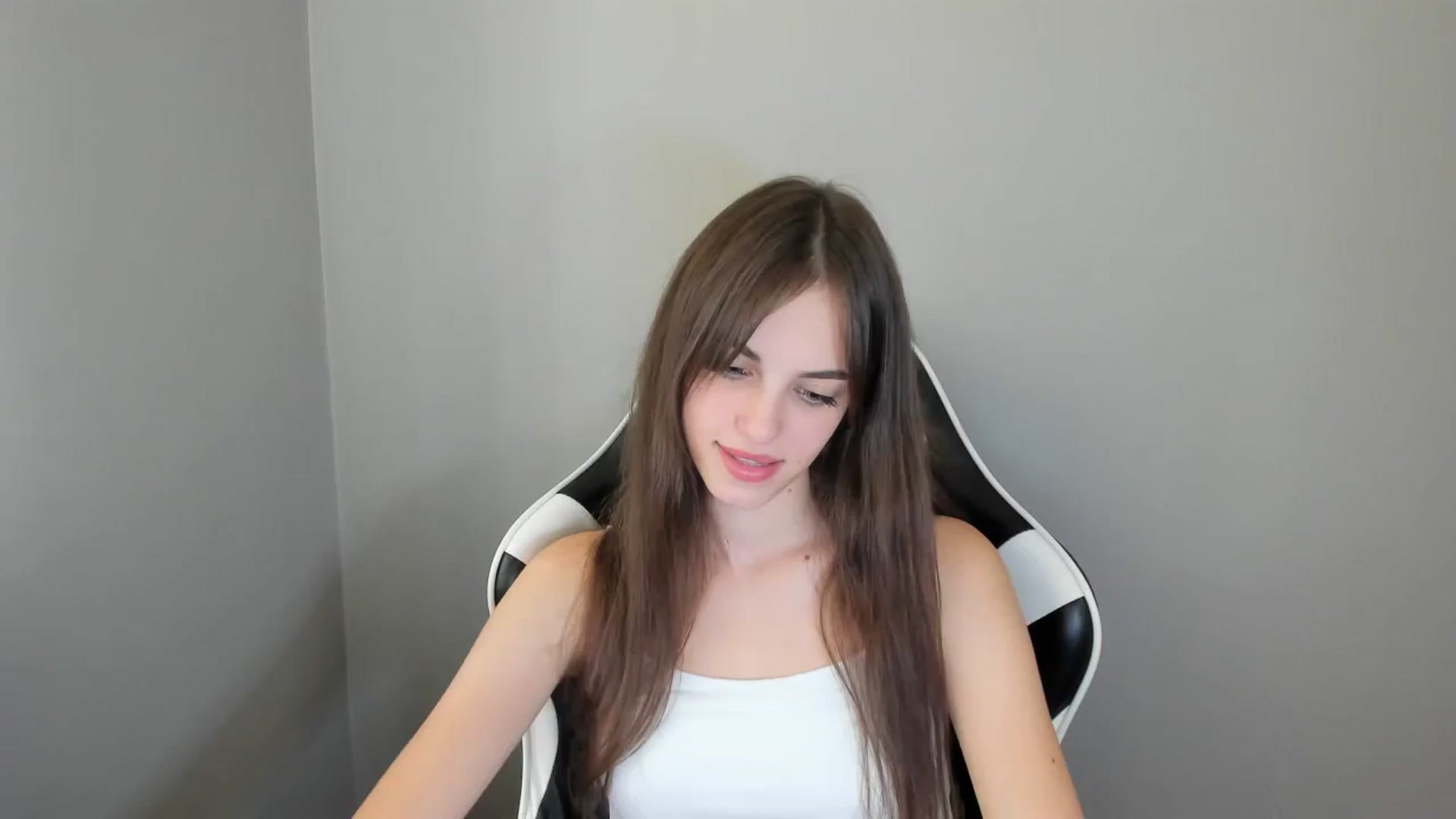 Gallery image thumbnail from Dashamoxy's myfreecams stream on, 08/29/2025, 11:13 image 14 of 20