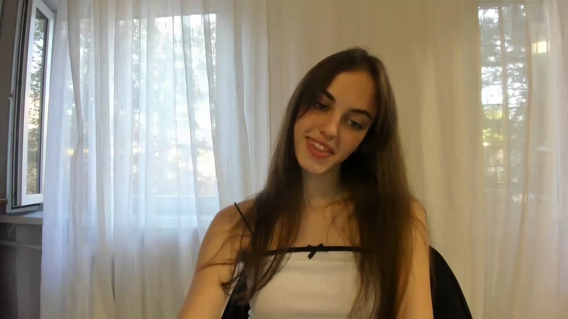 Gallery image thumbnail from Dashamoxy's myfreecams stream on, 08/31/2025, 14:36 image 13 of 20