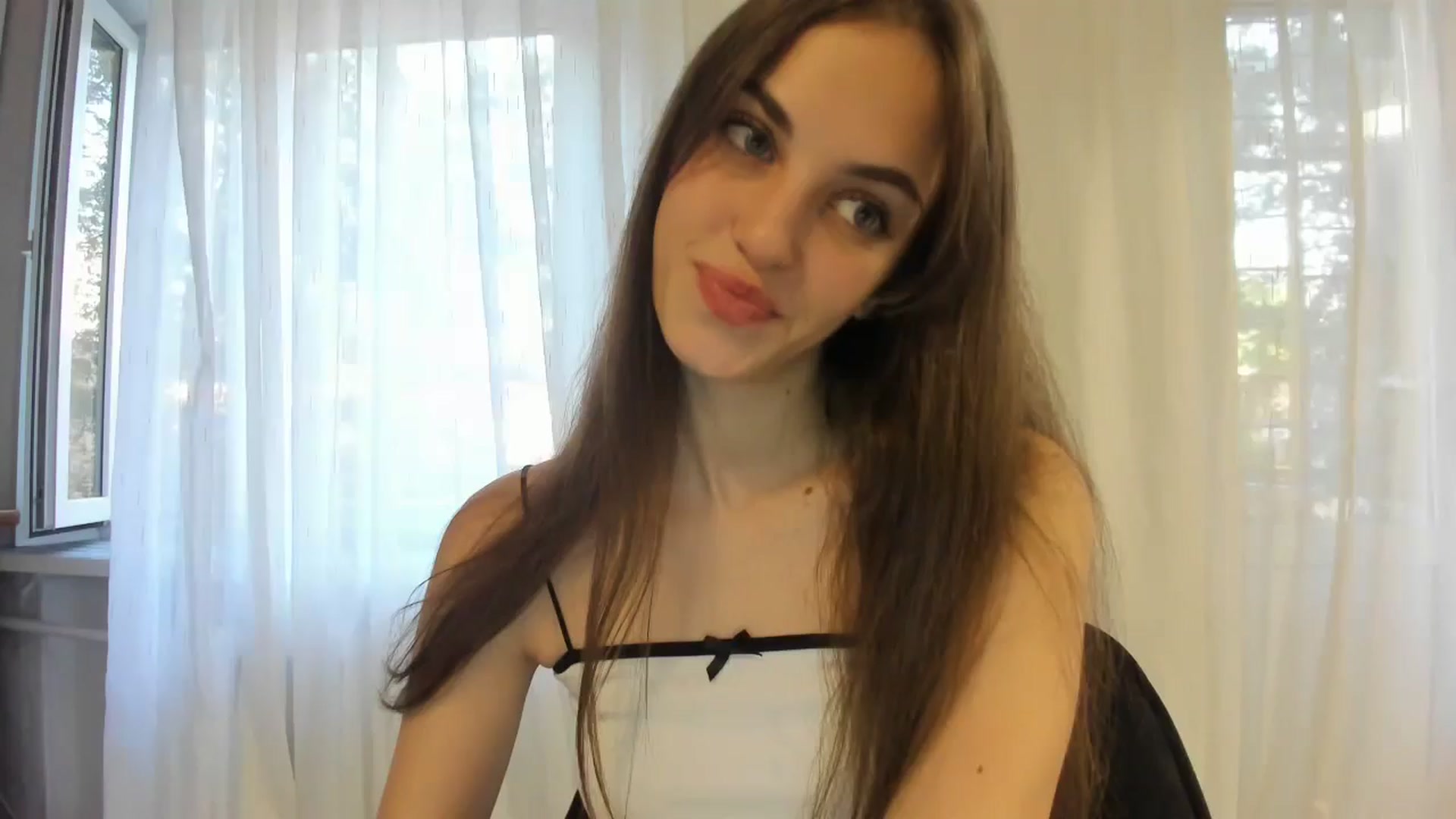 Gallery image thumbnail from Dashamoxy's myfreecams stream on, 08/31/2025, 14:36 image 7 of 20