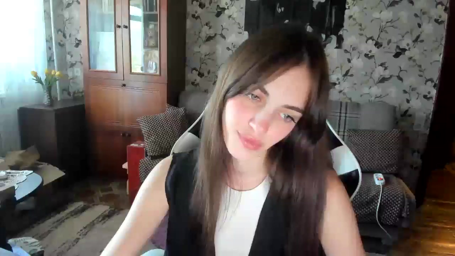 Gallery image thumbnail from Dashamoxy's myfreecams stream on, 09/04/2025, 11:35 image 11 of 20