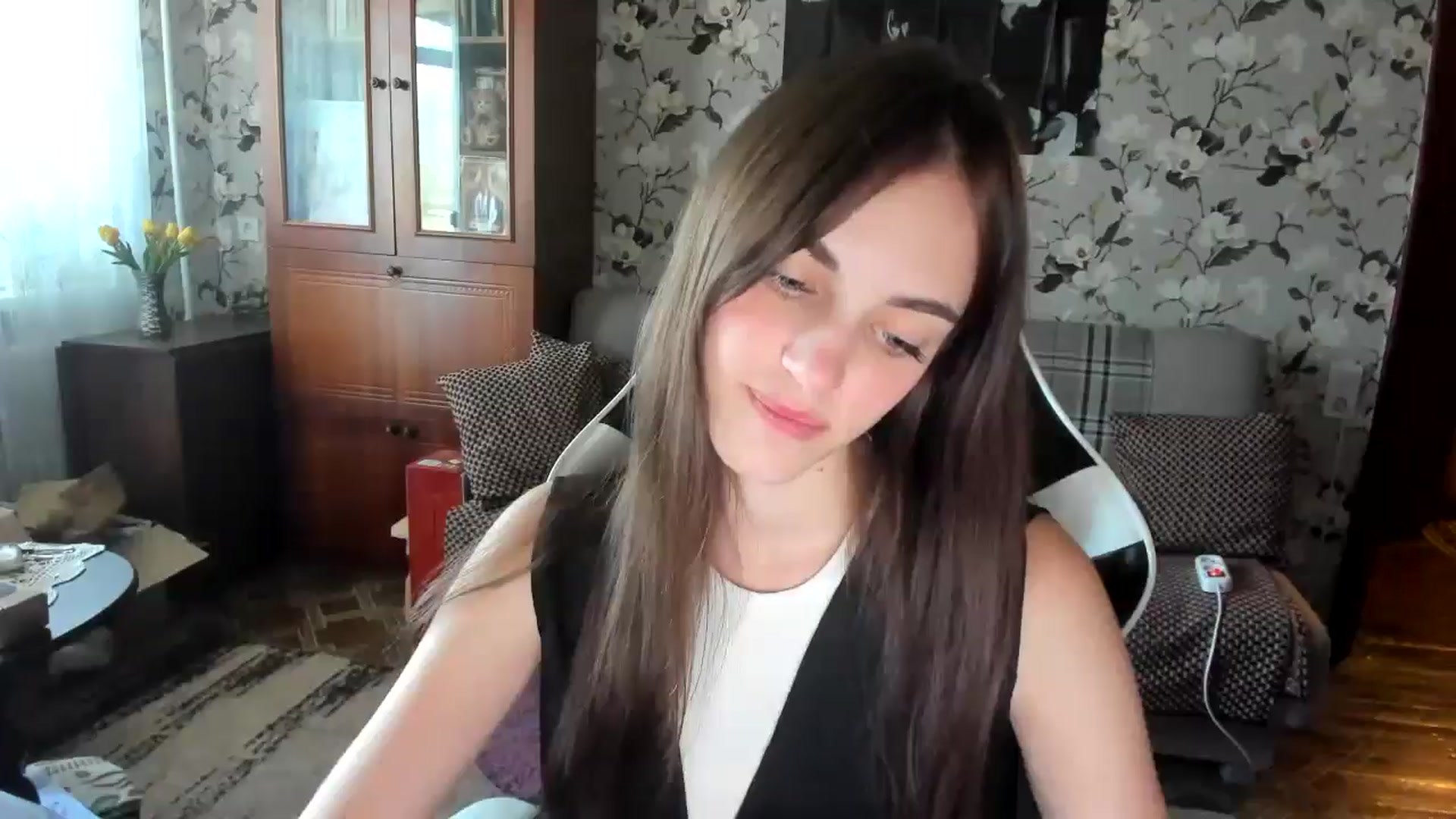 Gallery image thumbnail from Dashamoxy's myfreecams stream on, 09/04/2025, 11:35 image 17 of 20