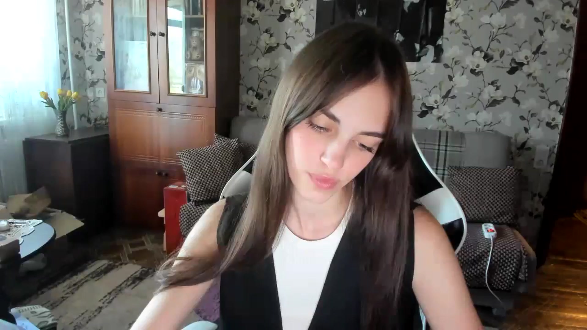 Gallery image thumbnail from Dashamoxy's myfreecams stream on, 09/04/2025, 11:35 image 15 of 20