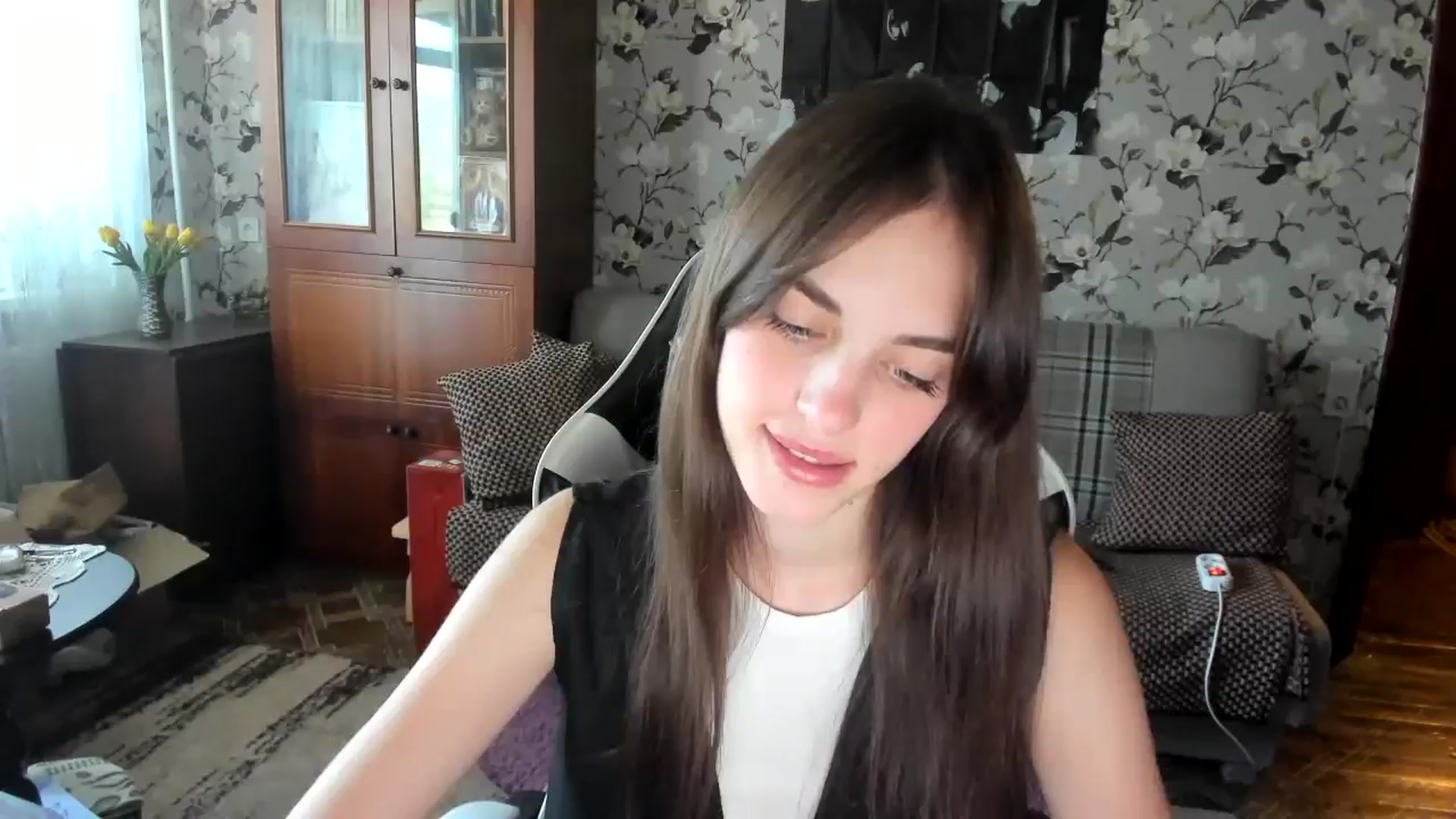 Gallery image thumbnail from Dashamoxy's myfreecams stream on, 09/04/2025, 11:35 image 4 of 20