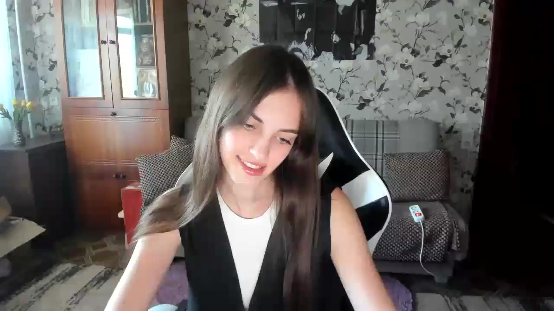 Gallery image thumbnail from Dashamoxy's myfreecams stream on, 09/04/2025, 12:33 image 16 of 20