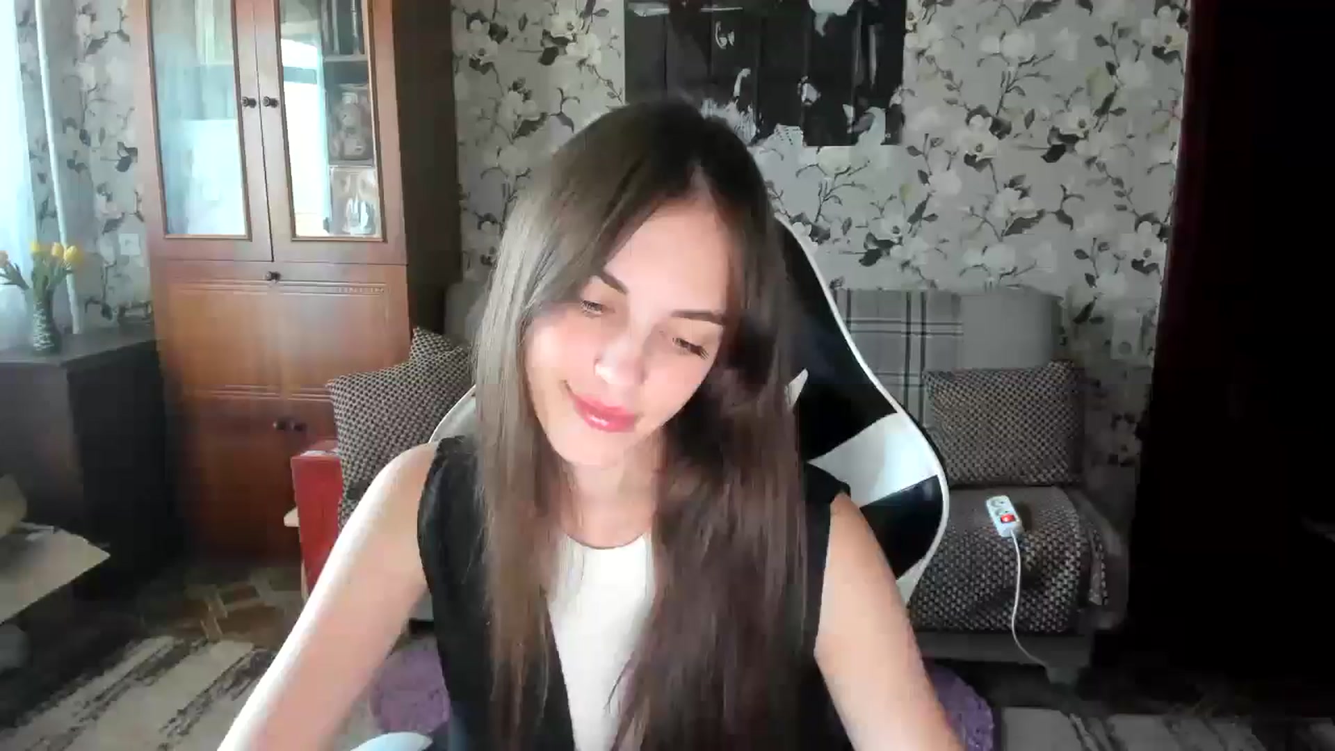 Gallery image thumbnail from Dashamoxy's myfreecams stream on, 09/04/2025, 12:33 image 8 of 20