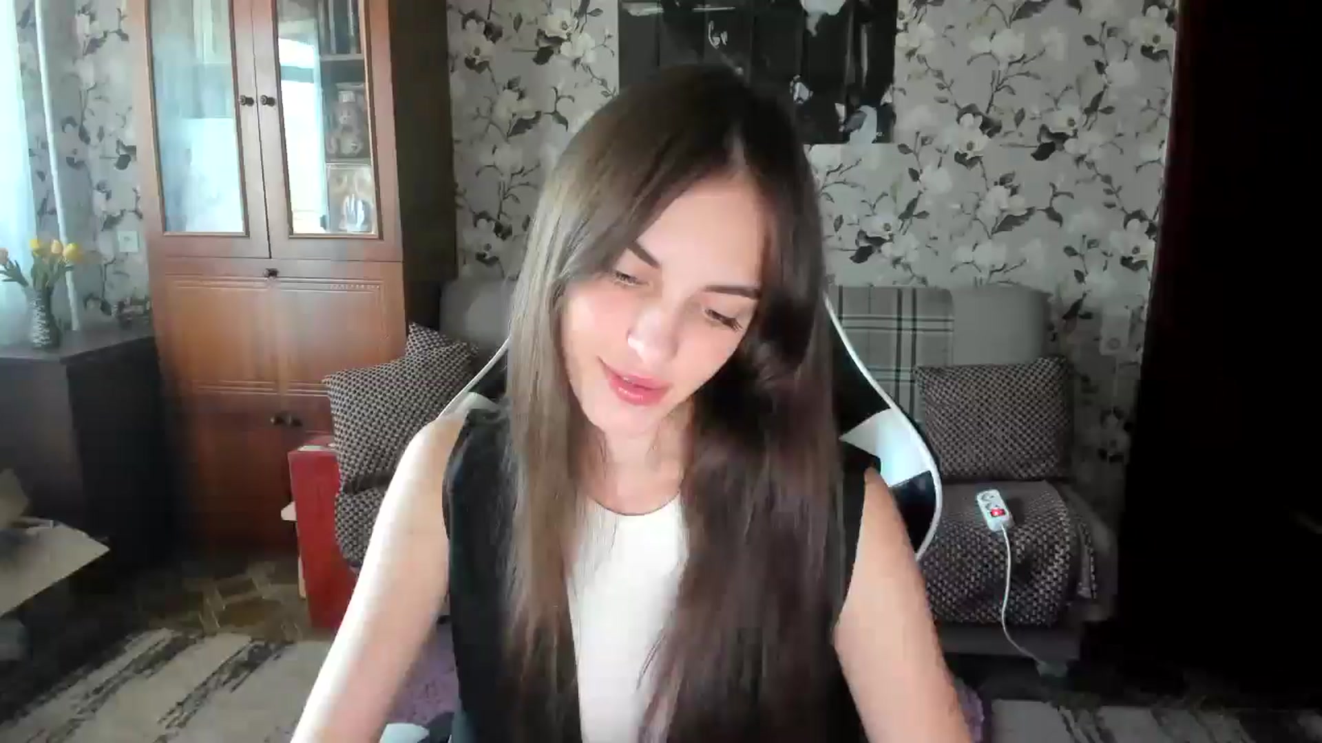 Gallery image thumbnail from Dashamoxy's myfreecams stream on, 09/04/2025, 12:33 image 7 of 20