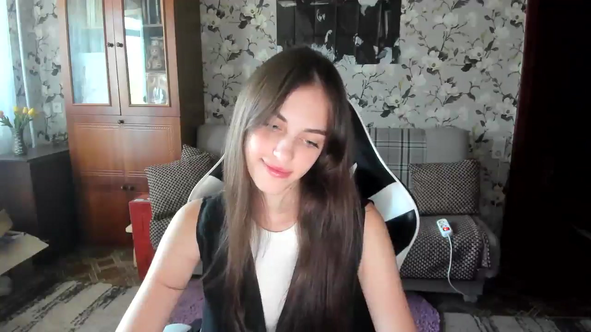 Gallery image thumbnail from Dashamoxy's myfreecams stream on, 09/04/2025, 12:33 image 15 of 20
