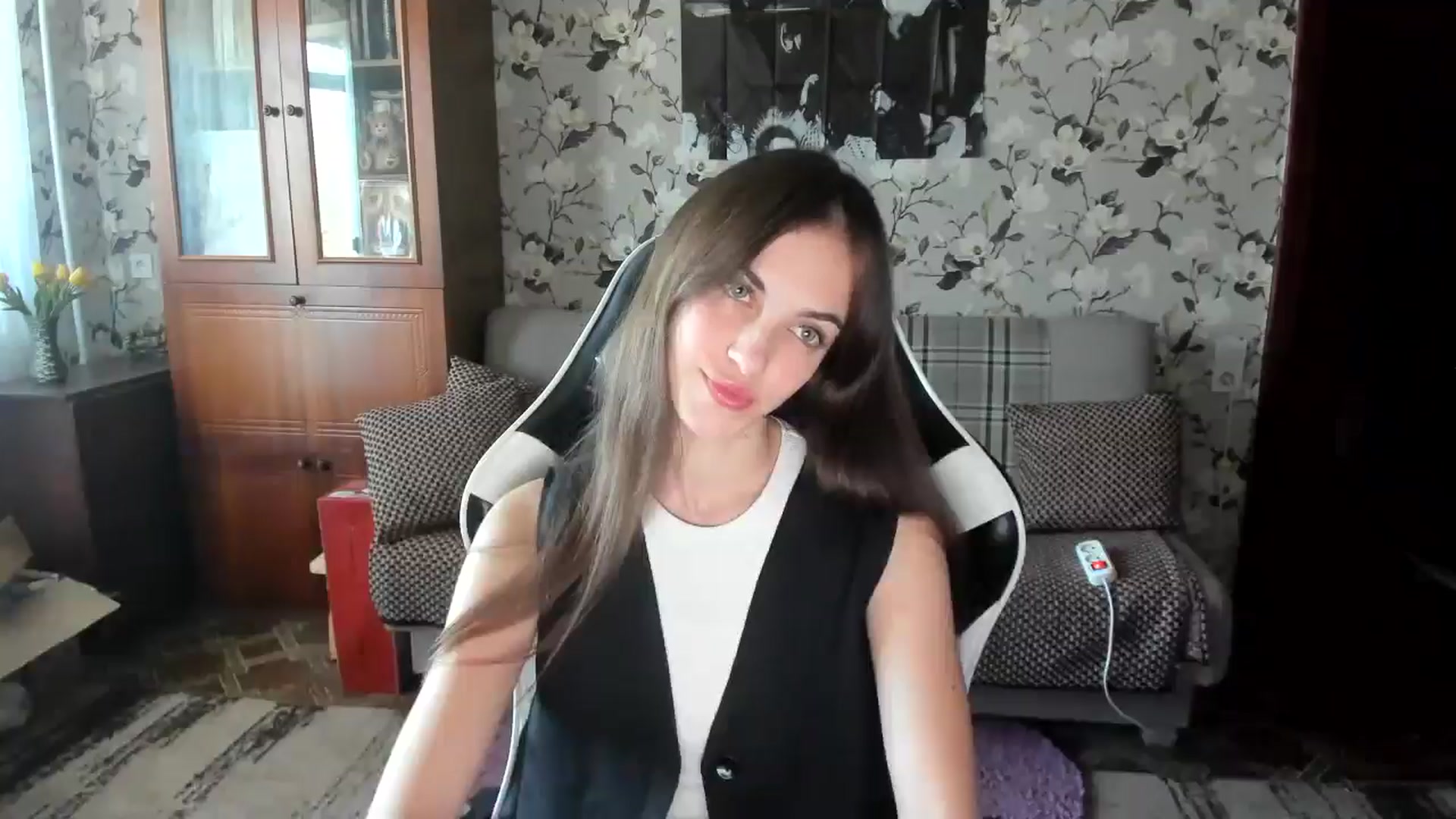 Gallery image thumbnail from Dashamoxy's myfreecams stream on, 09/04/2025, 12:33 image 17 of 20