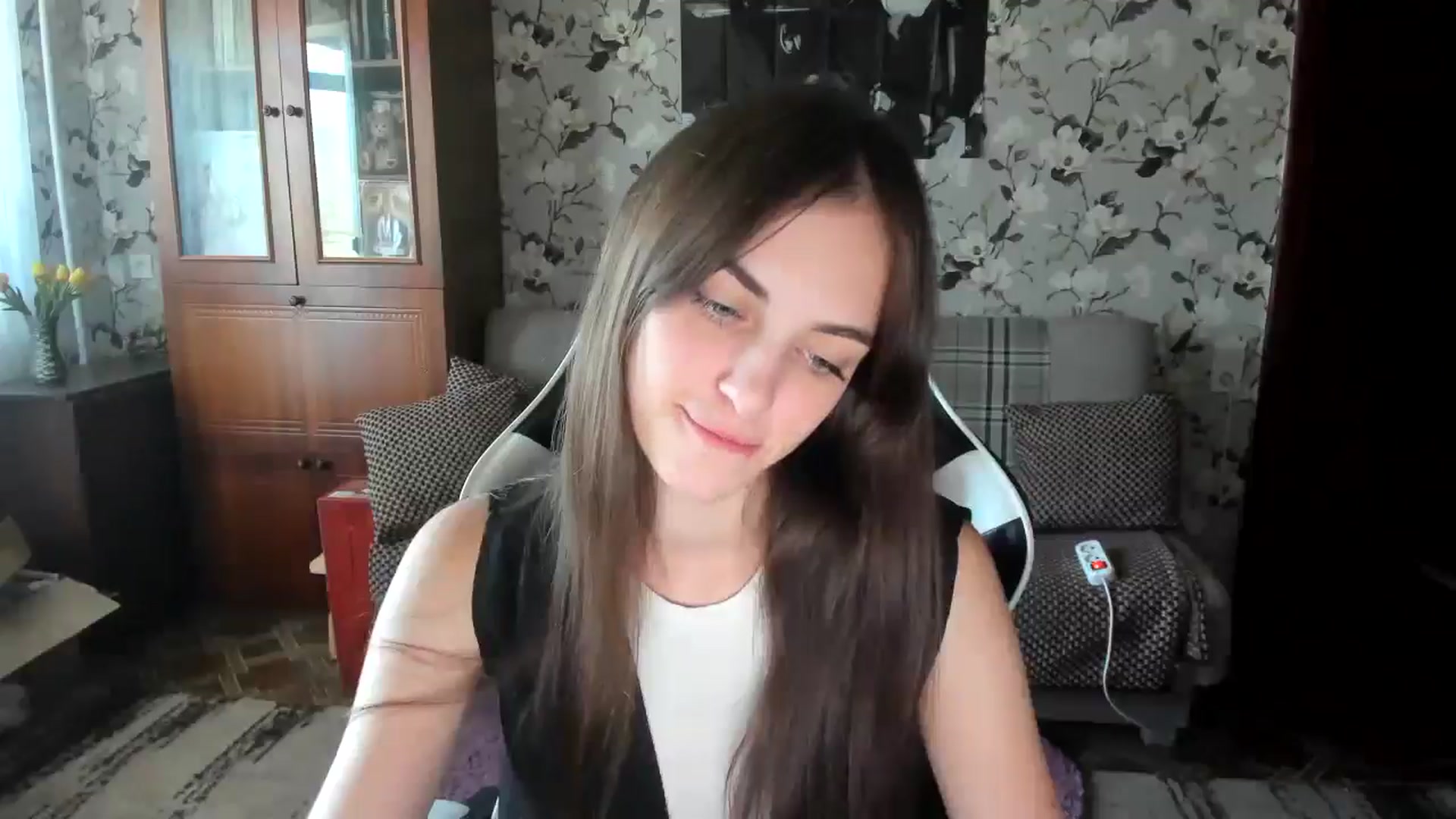 Gallery image thumbnail from Dashamoxy's myfreecams stream on, 09/04/2025, 12:33 image 3 of 20
