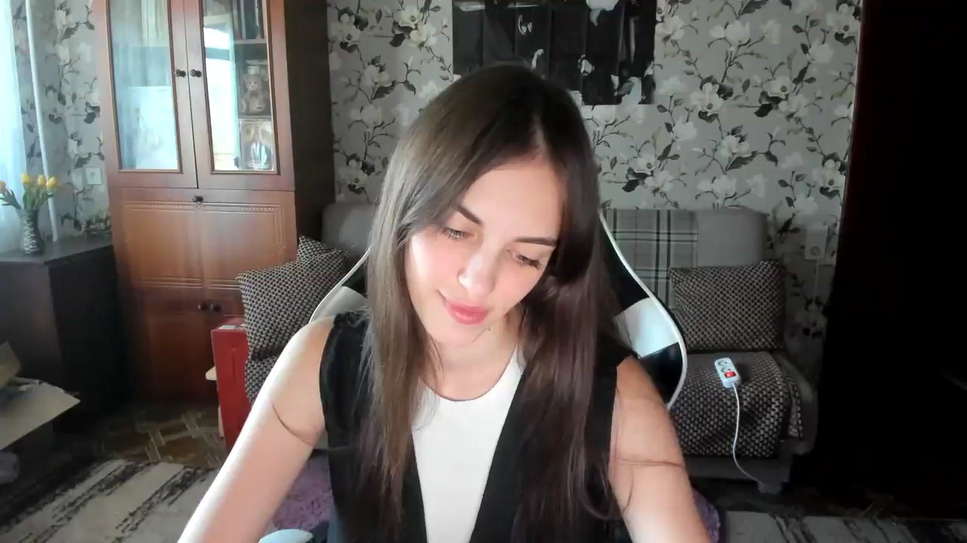 Gallery image thumbnail from Dashamoxy's myfreecams stream on, 09/04/2025, 12:33 image 19 of 20