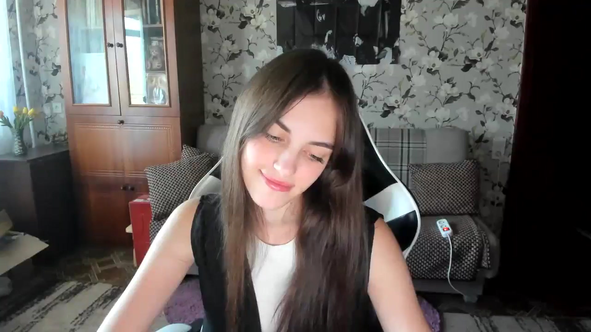 Gallery image thumbnail from Dashamoxy's myfreecams stream on, 09/04/2025, 12:33 image 10 of 20