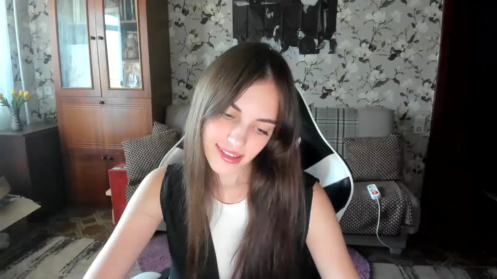 Gallery image thumbnail from Dashamoxy's myfreecams stream on, 09/04/2025, 12:33 image 9 of 20