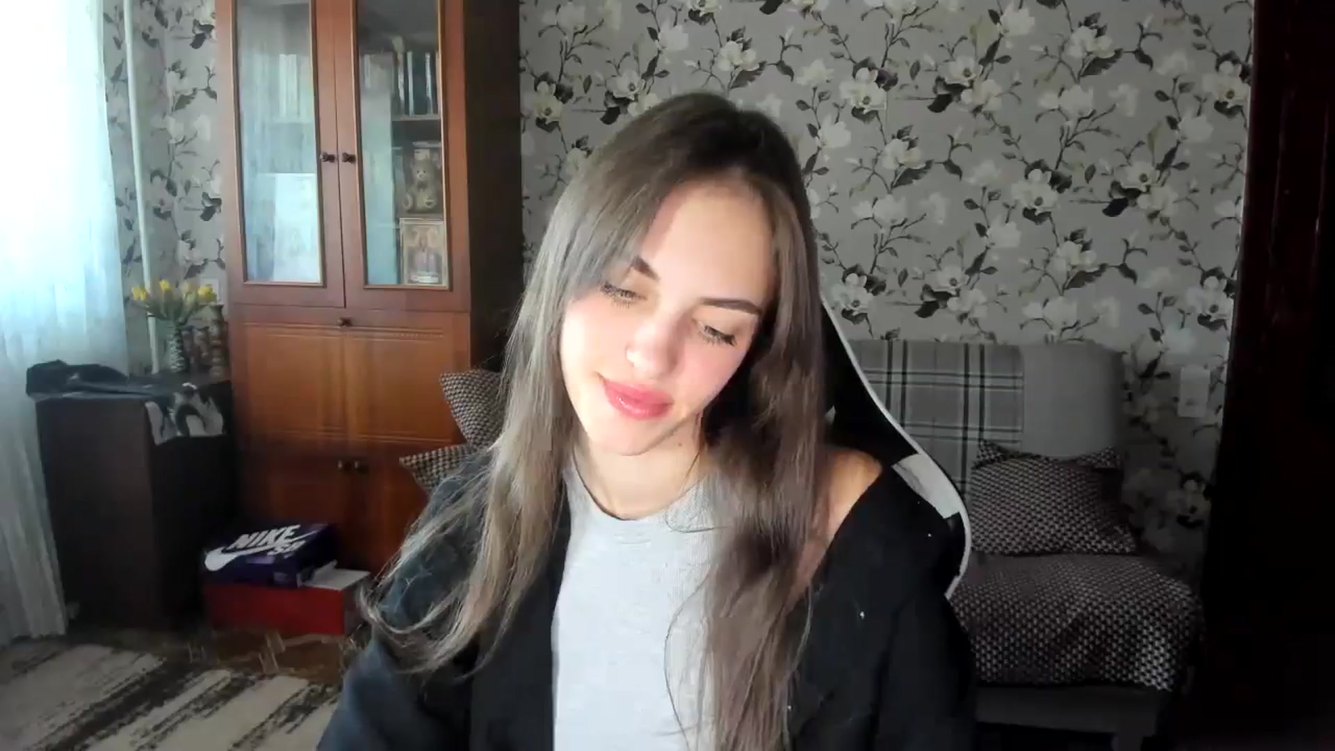 Gallery image thumbnail from Dashamoxy's myfreecams stream on, 09/11/2025, 12:38 image 9 of 20