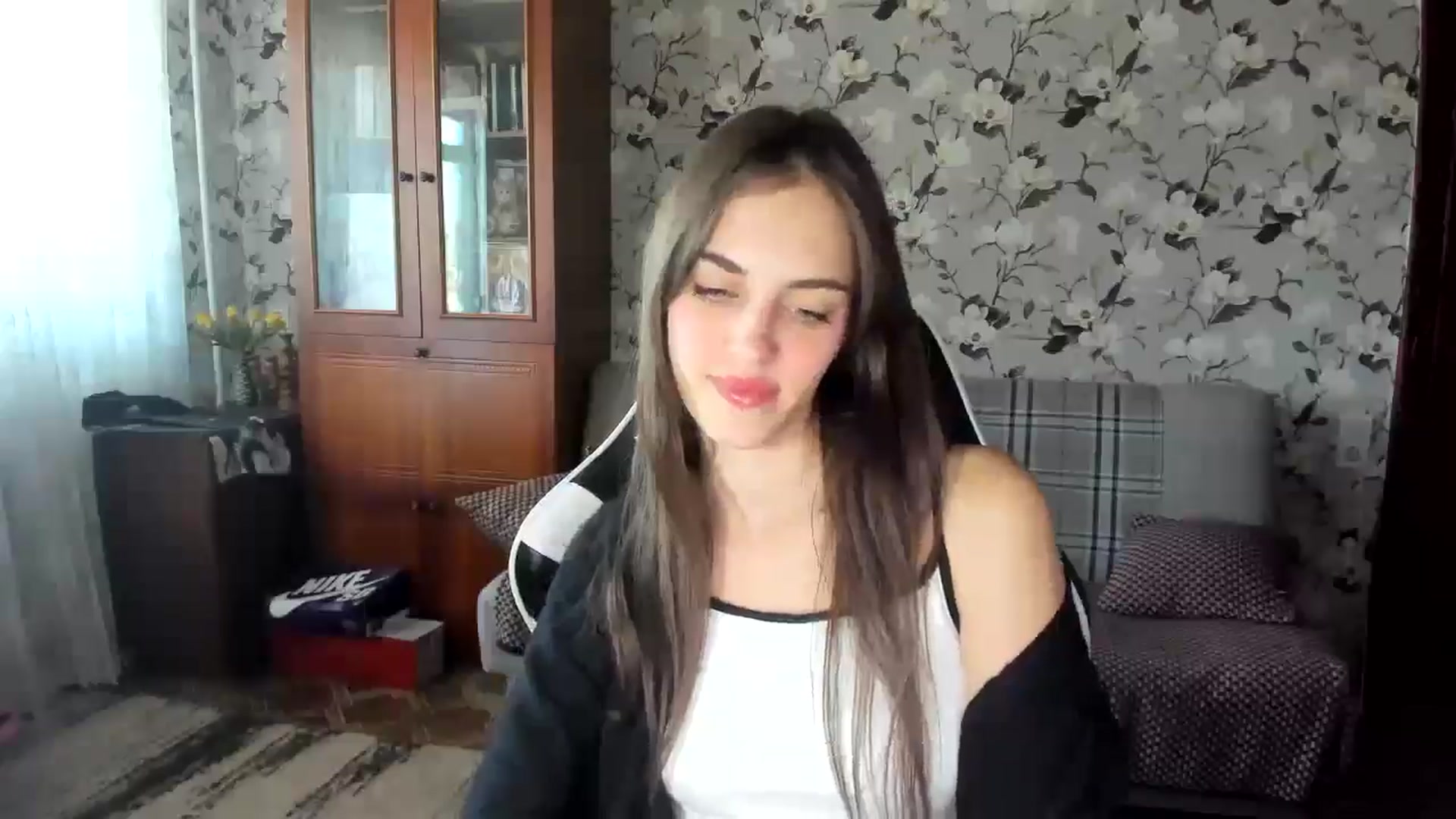 Gallery image thumbnail from Dashamoxy's myfreecams stream on, 09/12/2025, 11:57 image 11 of 20