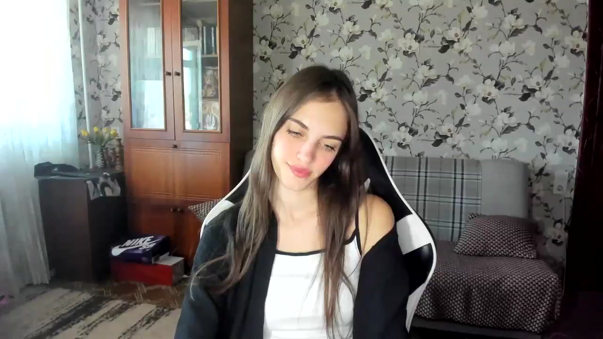 Gallery image thumbnail from Dashamoxy's myfreecams stream on, 09/12/2025, 11:57 image 4 of 20
