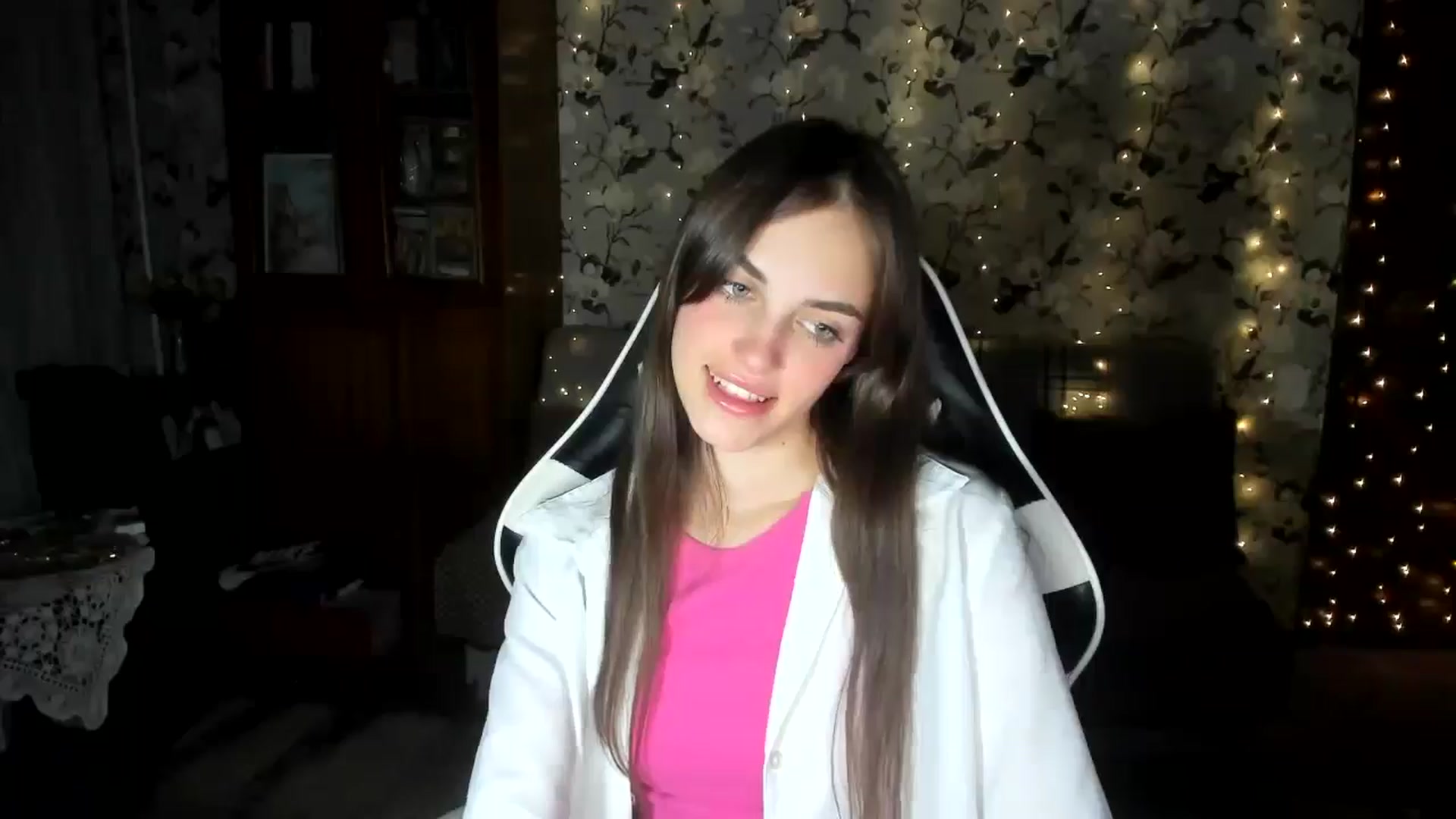 Gallery image thumbnail from Dashamoxy's myfreecams stream on, 09/13/2025, 18:25 image 17 of 20