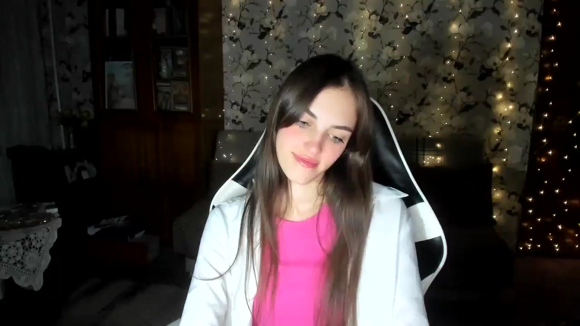 Gallery image thumbnail from Dashamoxy's myfreecams stream on, 09/13/2025, 18:25 image 5 of 20