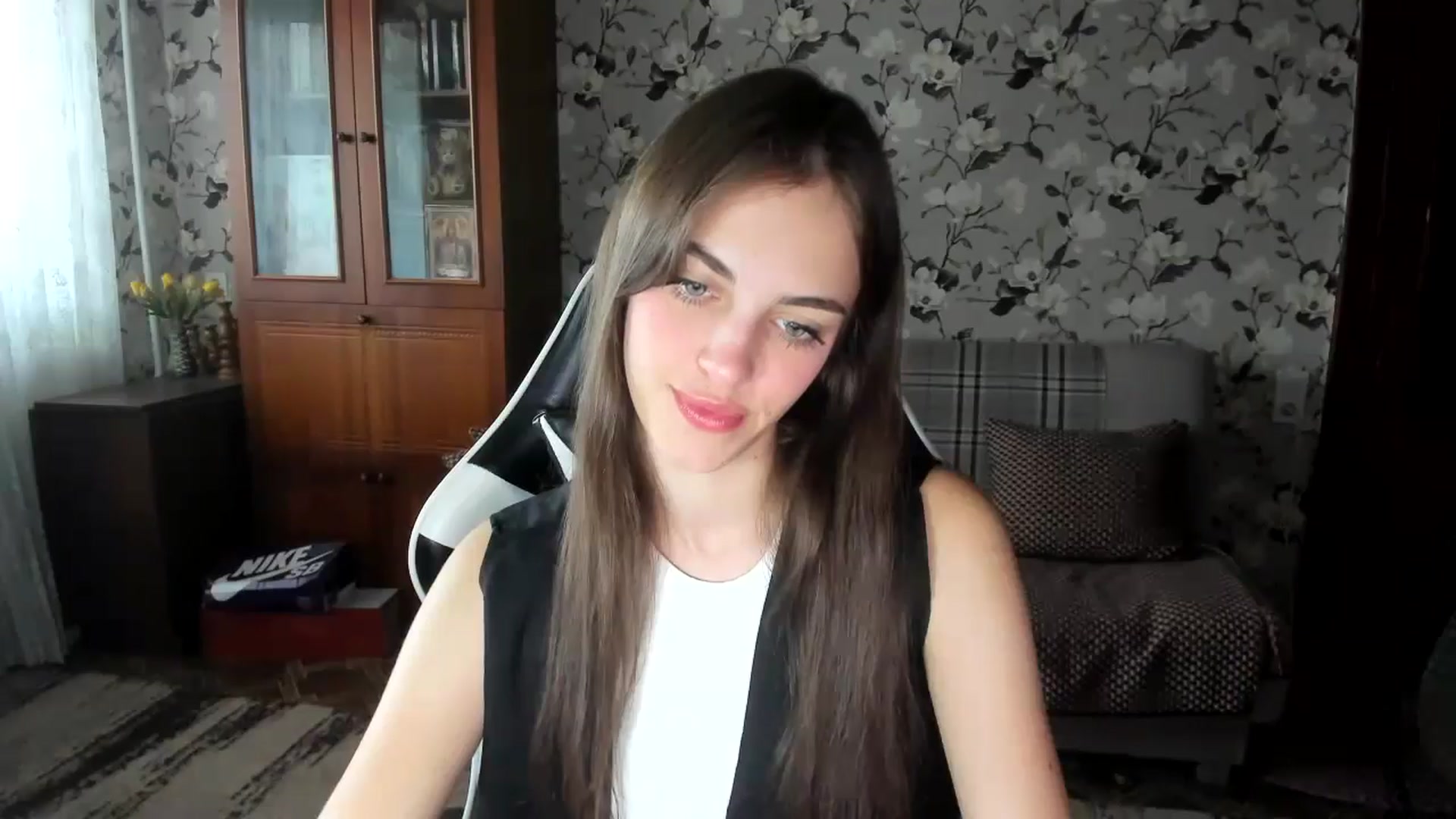 Gallery image thumbnail from Dashamoxy's myfreecams stream on, 09/15/2025, 14:01 image 7 of 20
