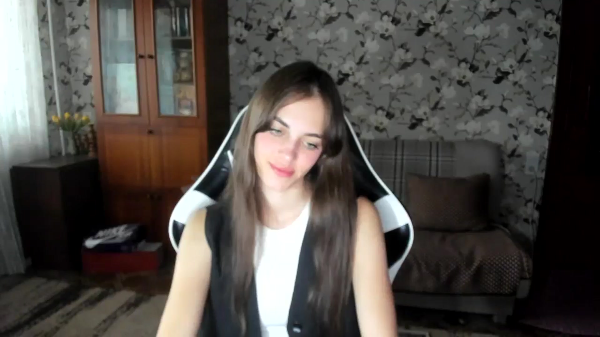 Gallery image thumbnail from Dashamoxy's myfreecams stream on, 09/15/2025, 15:11 image 9 of 20