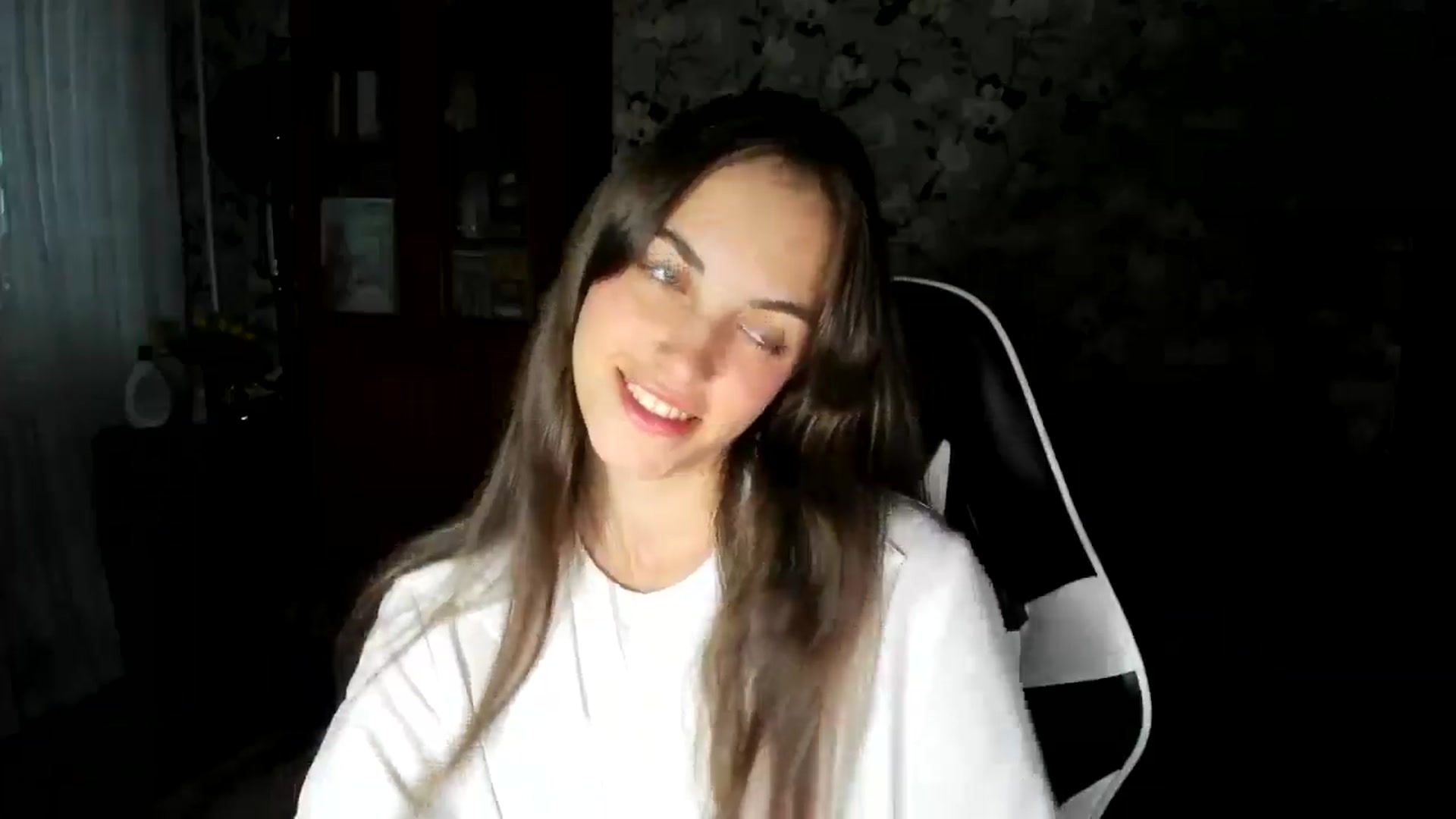 Gallery image thumbnail from Dashamoxy's myfreecams stream on, 10/01/2025, 15:18 image 19 of 20