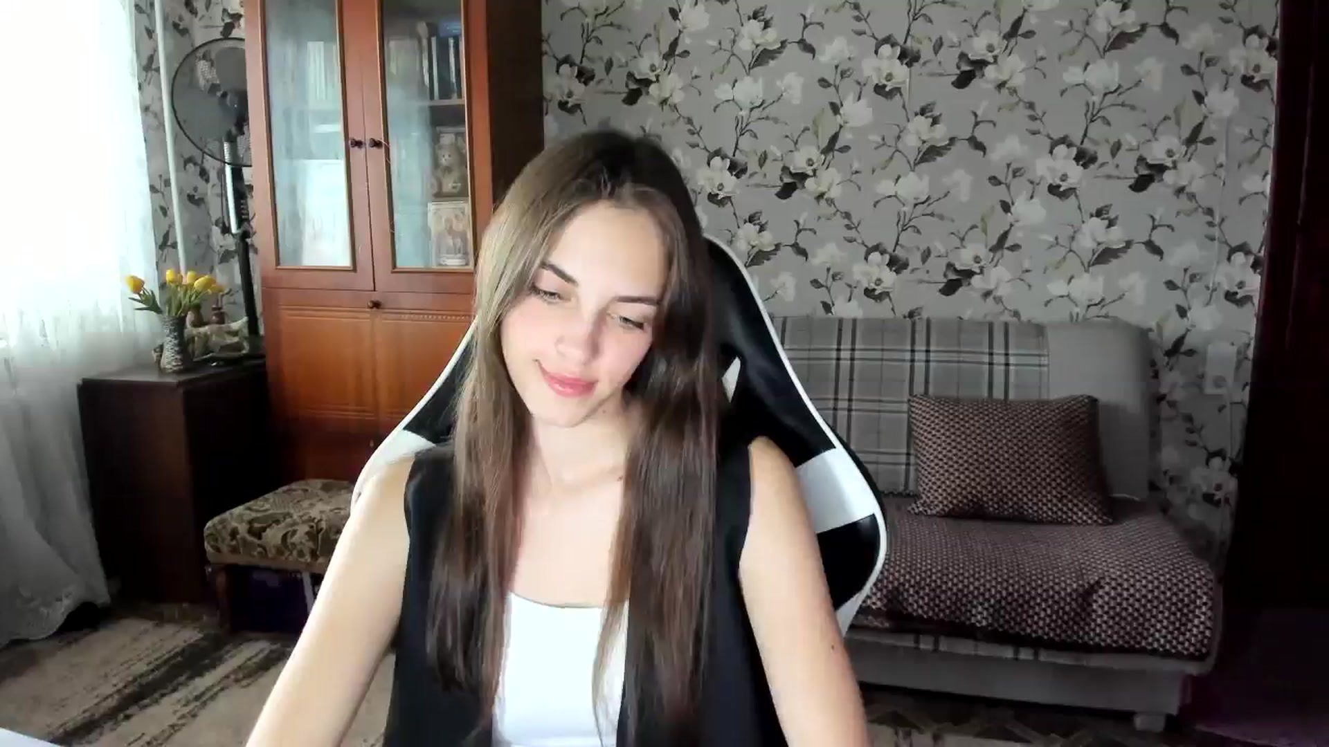 Gallery image thumbnail from Dashamoxy's myfreecams stream on, 10/07/2025, 11:18 image 12 of 20
