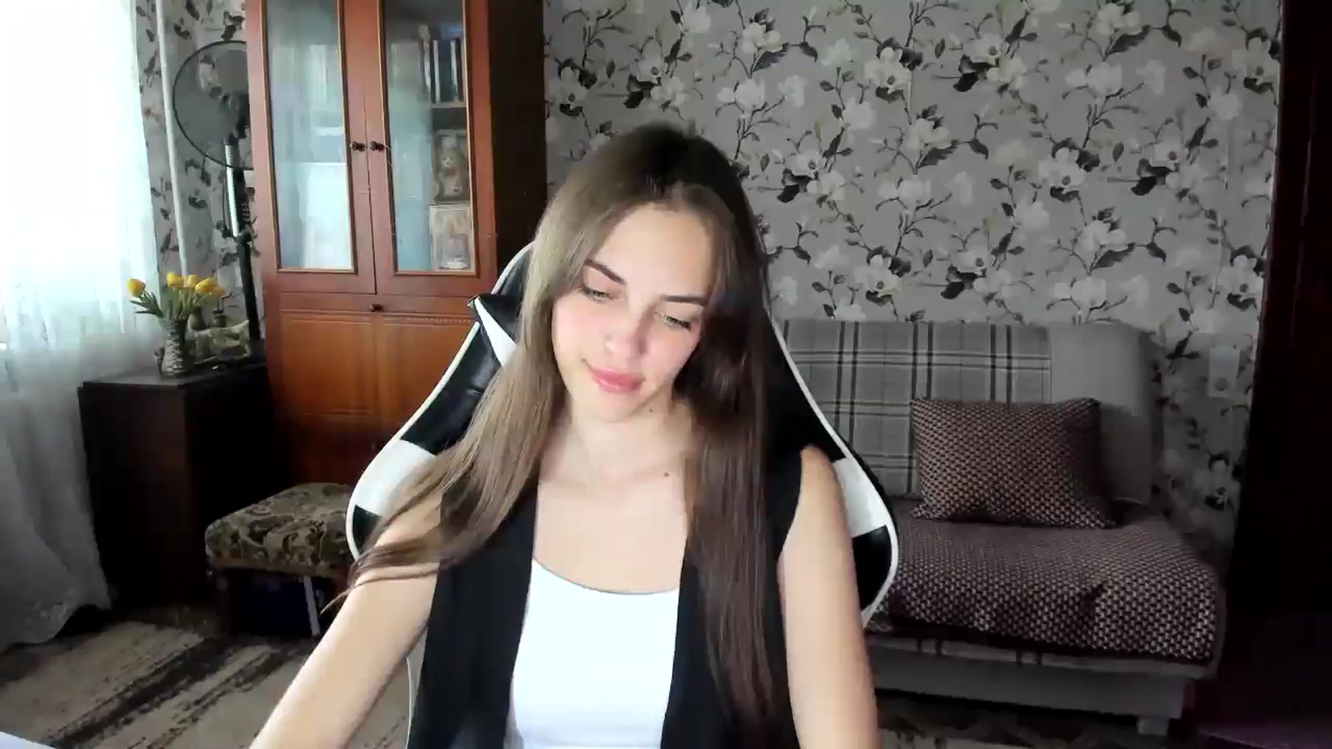 Gallery image thumbnail from Dashamoxy's myfreecams stream on, 10/07/2025, 11:18 image 3 of 20