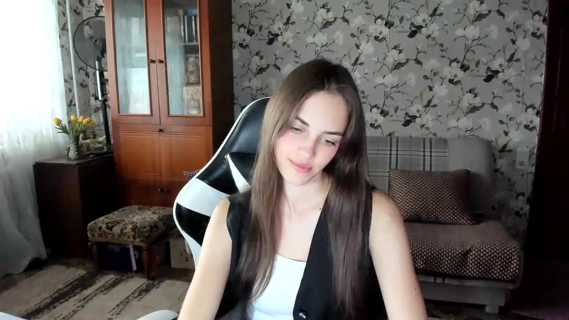 Gallery image thumbnail from Dashamoxy's myfreecams stream on, 10/07/2025, 11:44 image 3 of 20