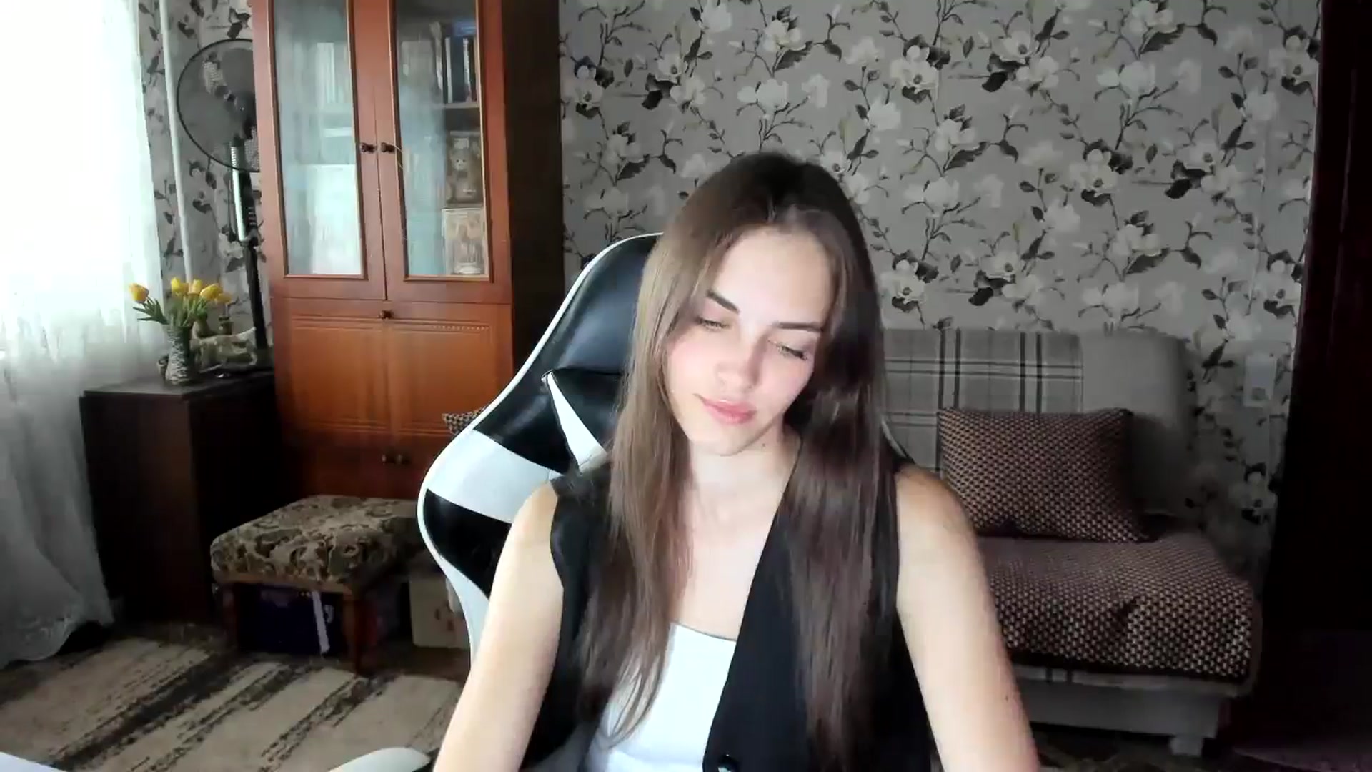 Gallery image thumbnail from Dashamoxy's myfreecams stream on, 10/07/2025, 11:44 image 6 of 20