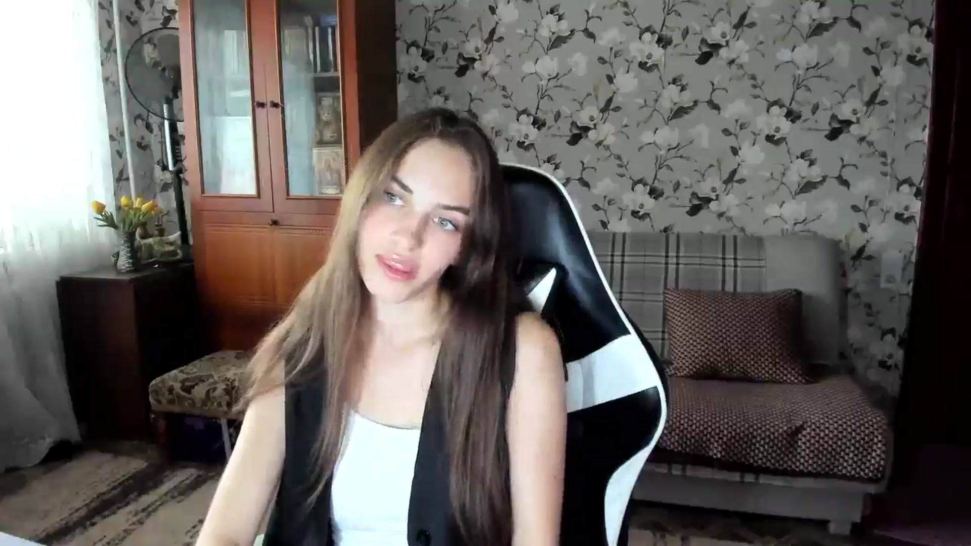 Gallery image thumbnail from Dashamoxy's myfreecams stream on, 10/07/2025, 11:44 image 14 of 20