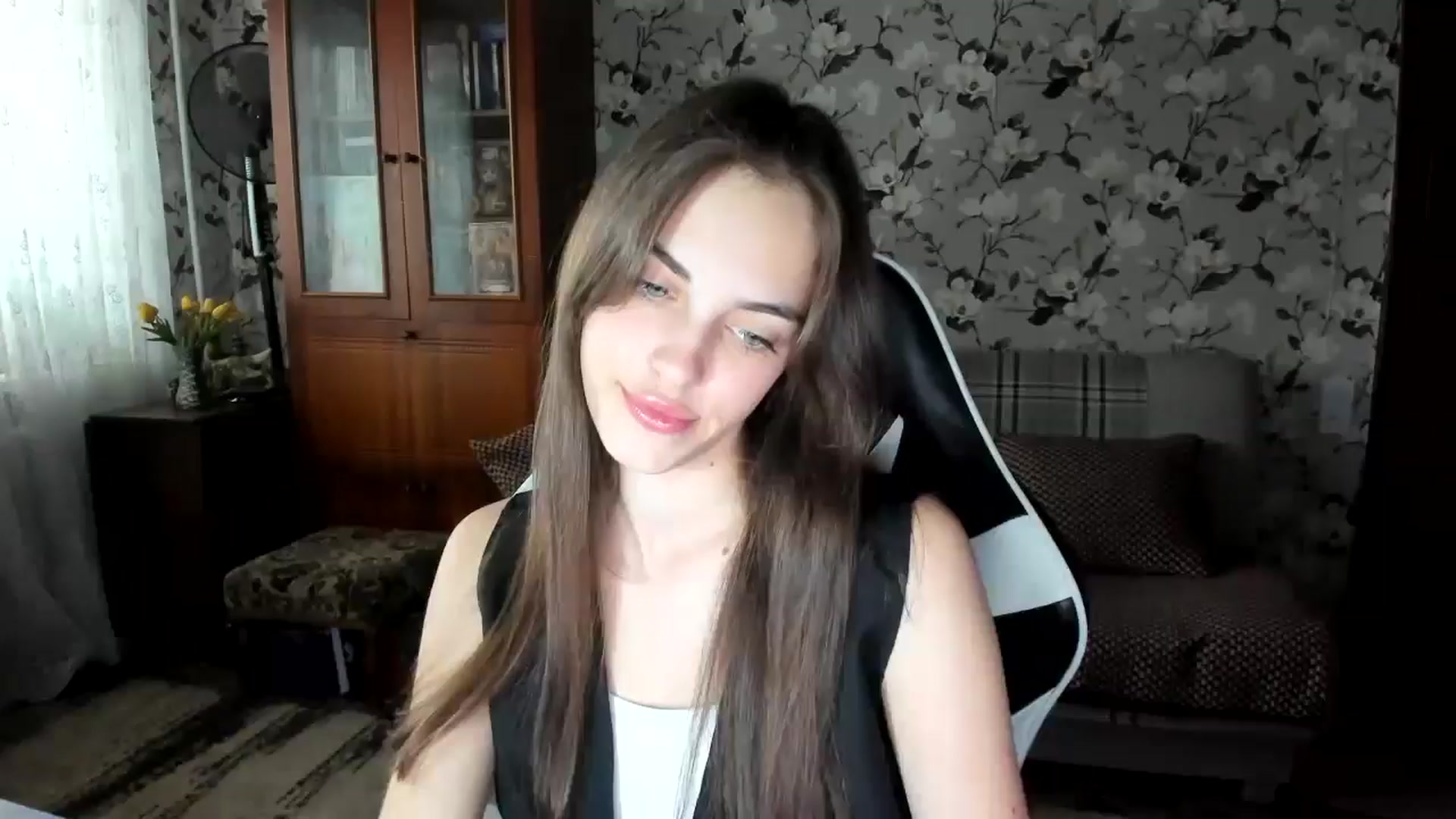 Gallery image thumbnail from Dashamoxy's myfreecams stream on, 10/07/2025, 12:26 image 6 of 20