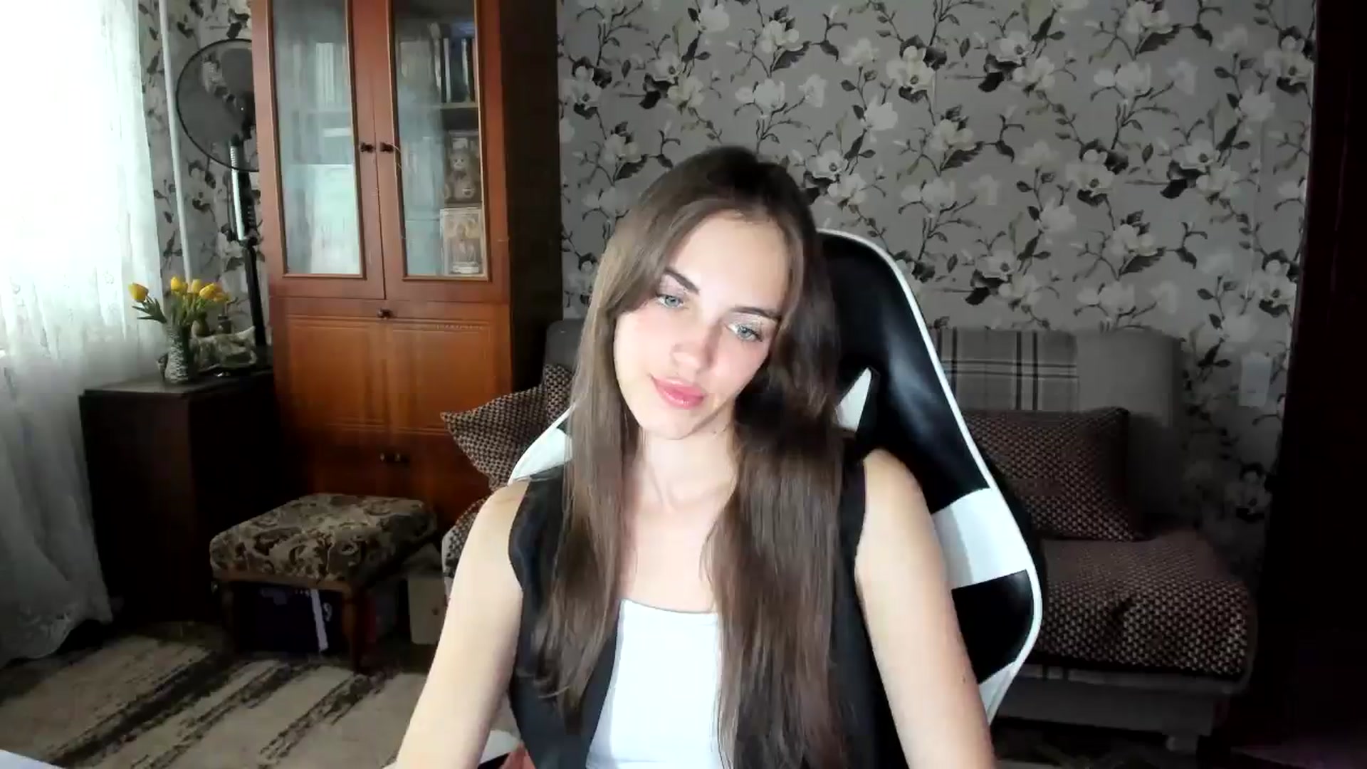 Gallery image thumbnail from Dashamoxy's myfreecams stream on, 10/07/2025, 12:41 image 2 of 20