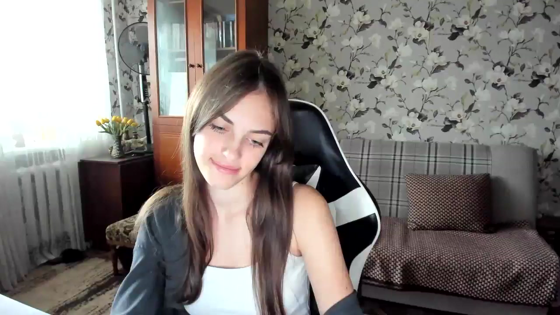 Gallery image thumbnail from Dashamoxy's myfreecams stream on, 10/12/2025, 11:55 image 17 of 20
