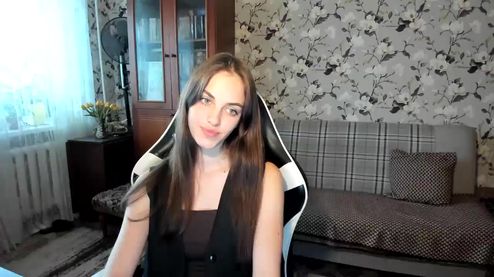 Gallery image thumbnail from Dashamoxy's myfreecams stream on, 10/13/2025, 13:14 image 17 of 20