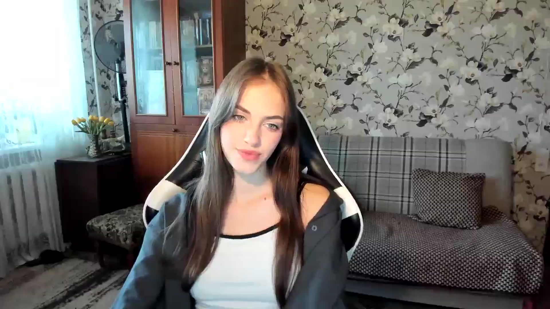Gallery image thumbnail from Dashamoxy's myfreecams stream on, 10/14/2025, 09:32 image 2 of 20