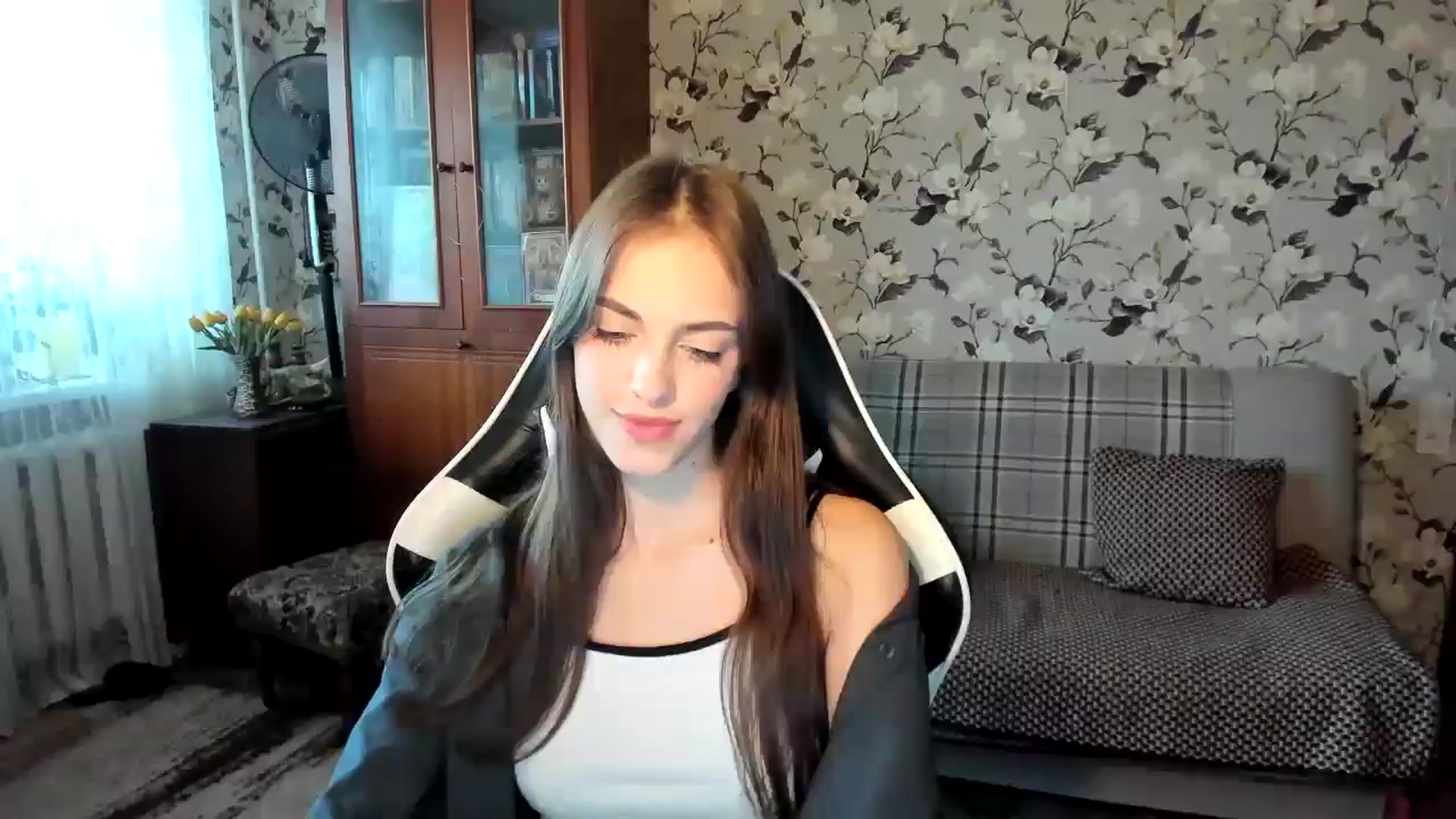 Gallery image thumbnail from Dashamoxy's myfreecams stream on, 10/14/2025, 09:32 image 15 of 20