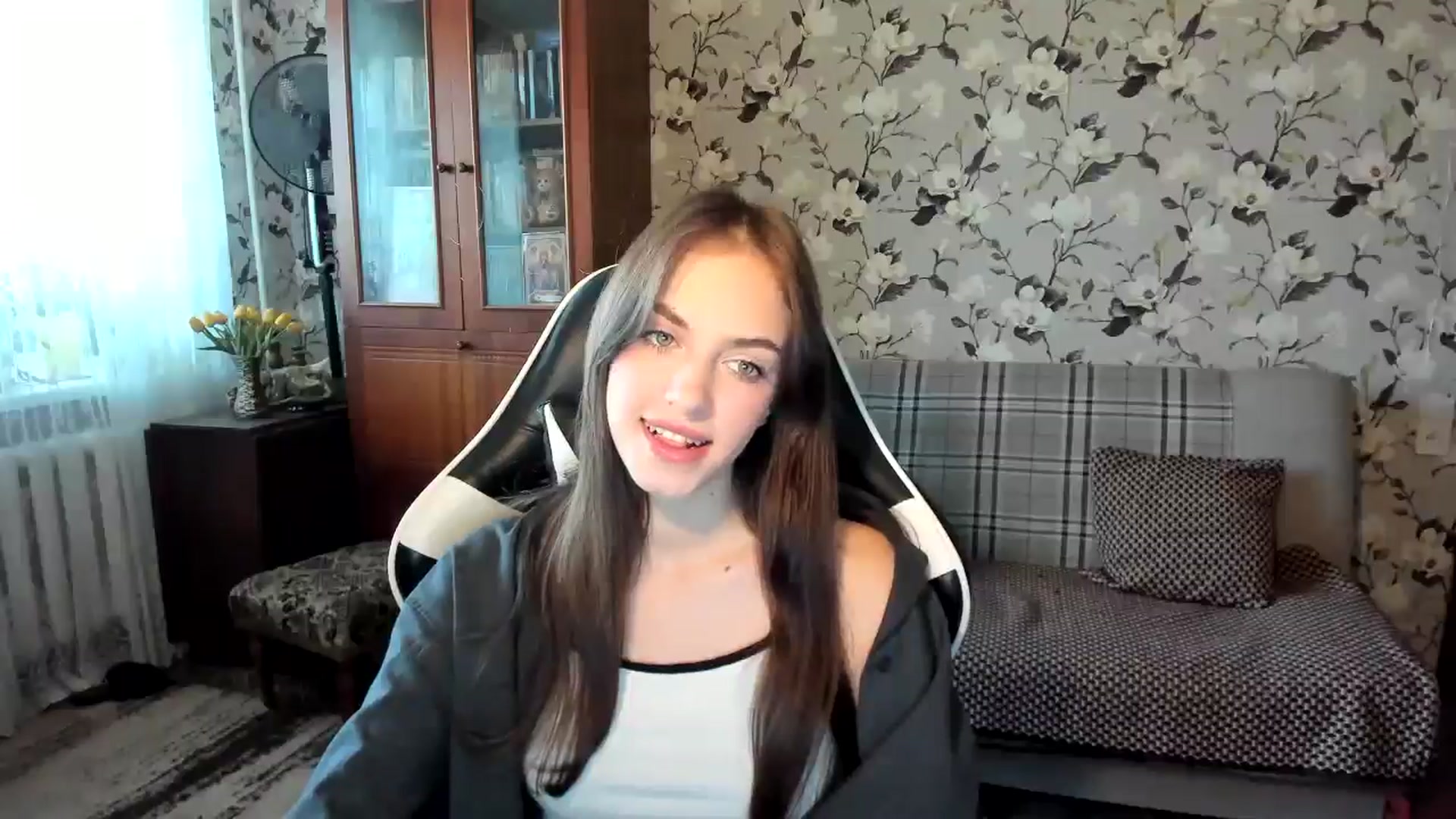 Gallery image thumbnail from Dashamoxy's myfreecams stream on, 10/14/2025, 09:32 image 3 of 20