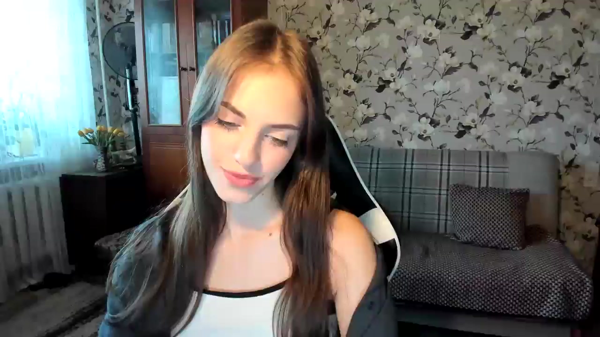 Gallery image thumbnail from Dashamoxy's myfreecams stream on, 10/14/2025, 09:32 image 14 of 20