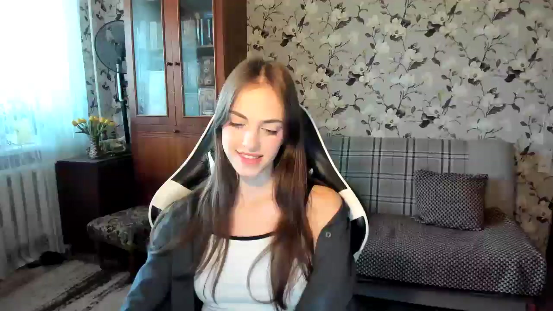 Gallery image thumbnail from Dashamoxy's myfreecams stream on, 10/14/2025, 09:32 image 7 of 20