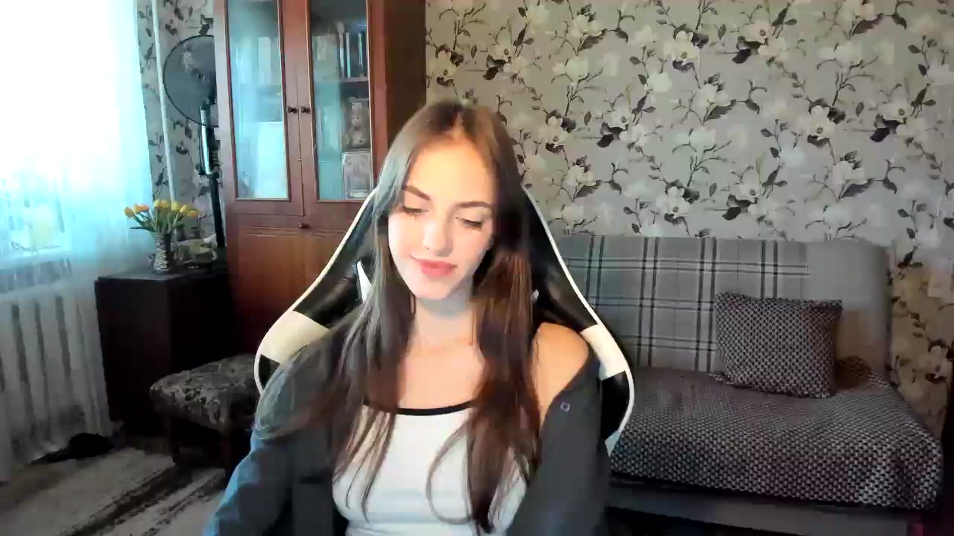 Gallery image thumbnail from Dashamoxy's myfreecams stream on, 10/14/2025, 09:32 image 8 of 20