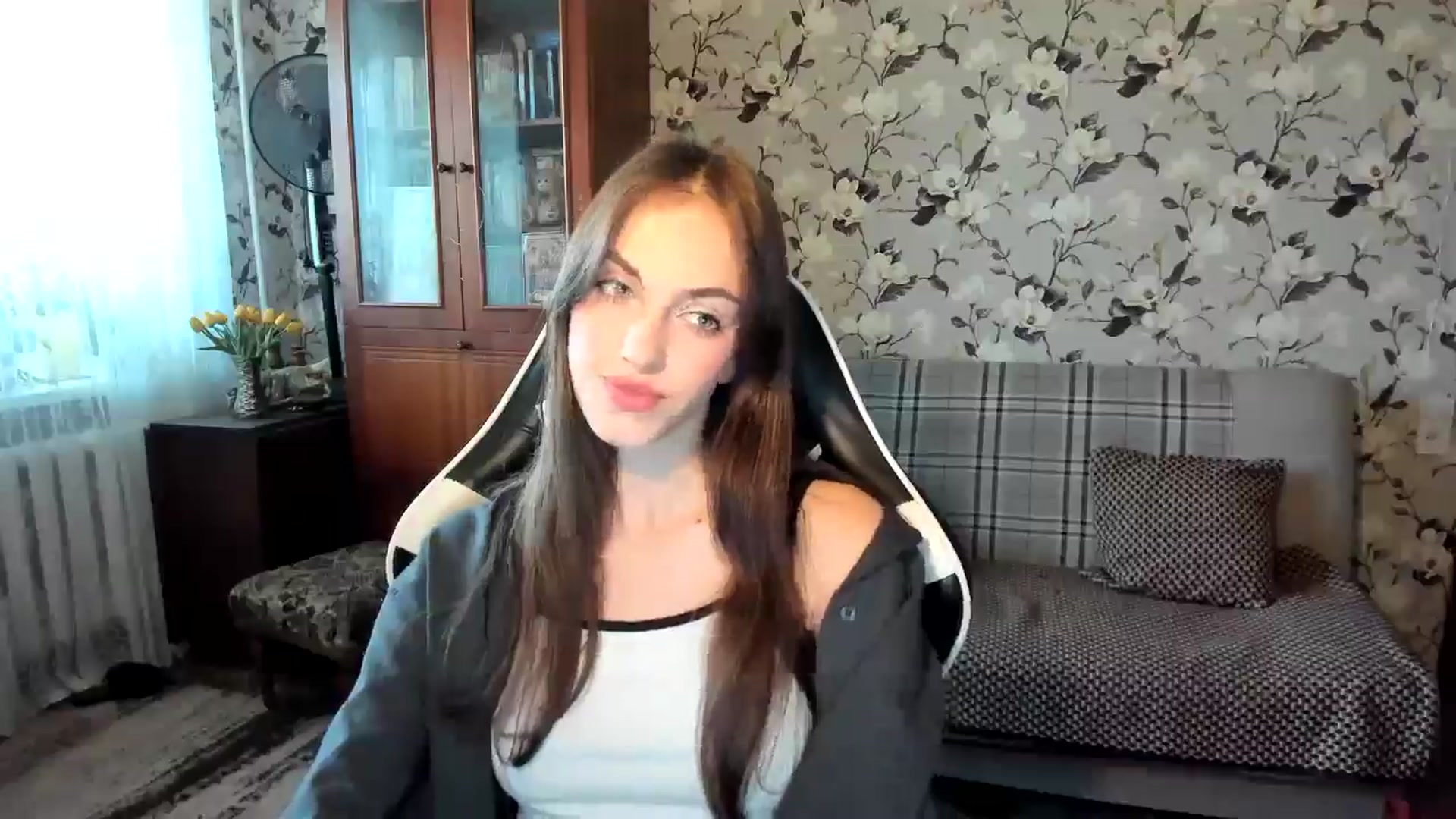 Gallery image thumbnail from Dashamoxy's myfreecams stream on, 10/14/2025, 09:32 image 4 of 20