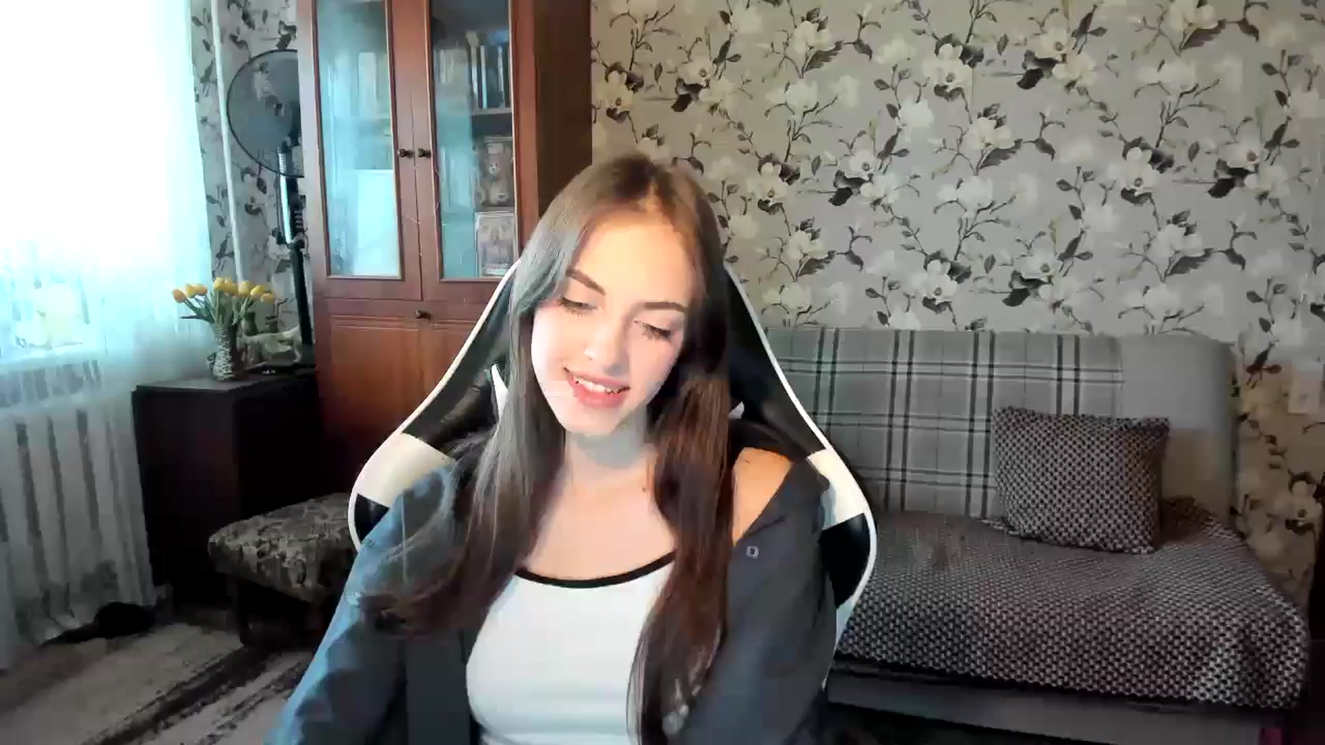 Gallery image thumbnail from Dashamoxy's myfreecams stream on, 10/14/2025, 09:32 image 1 of 20