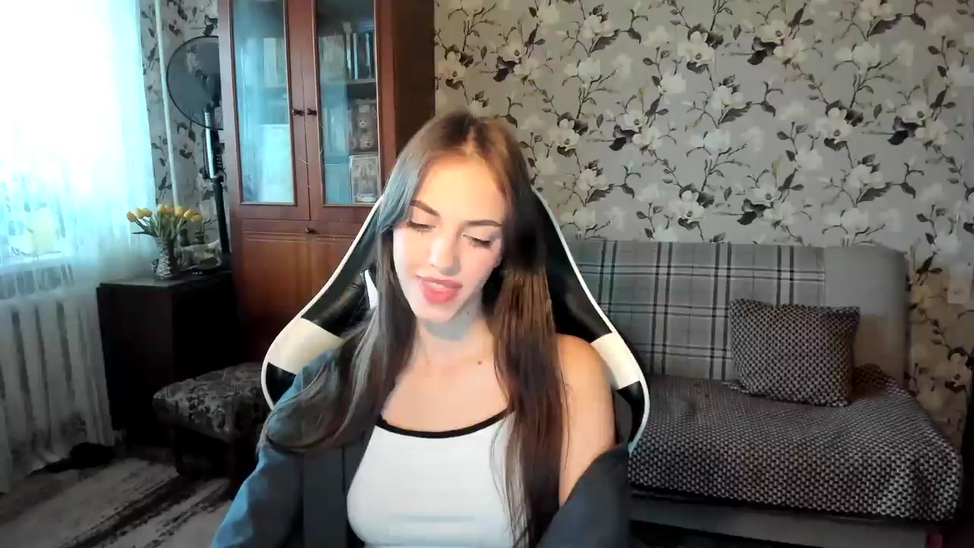 Gallery image thumbnail from Dashamoxy's myfreecams stream on, 10/14/2025, 09:32 image 16 of 20