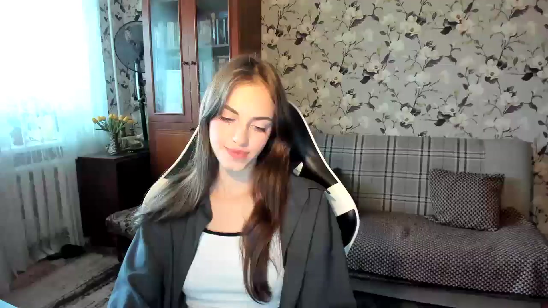 Gallery image thumbnail from Dashamoxy's myfreecams stream on, 10/14/2025, 11:12 image 6 of 20